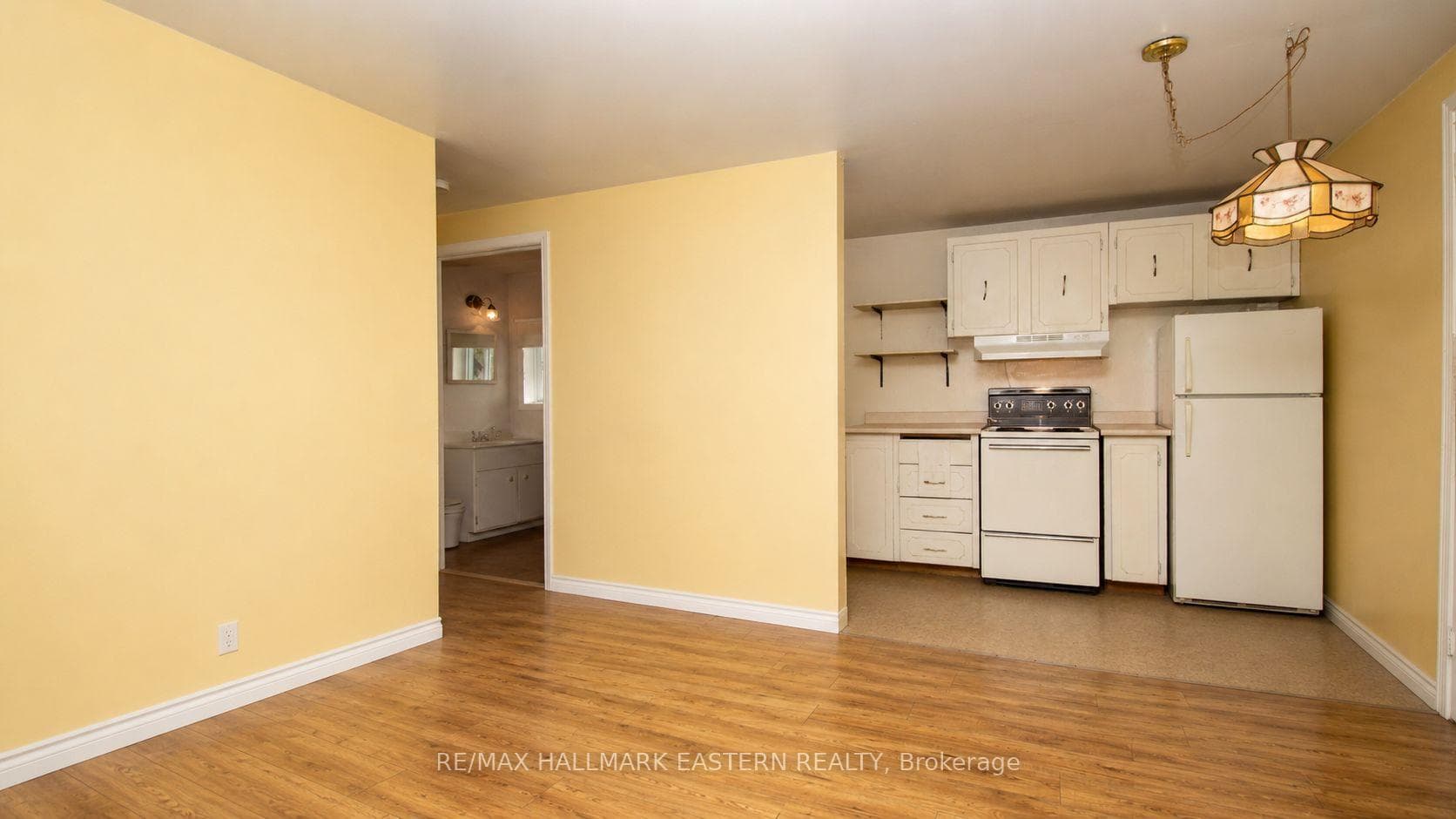 Apartment Kitchen