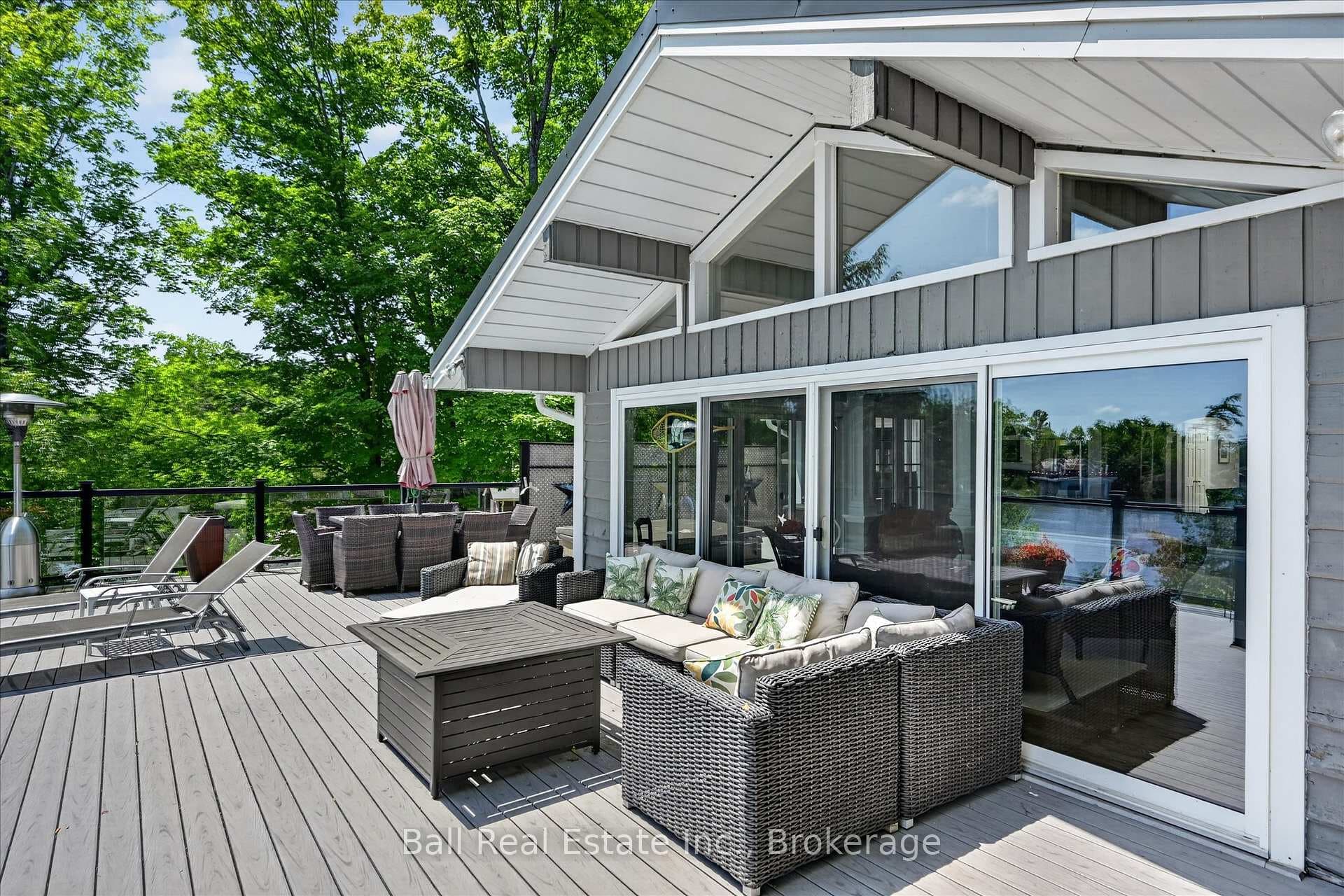 150 Hall Drive photo 28