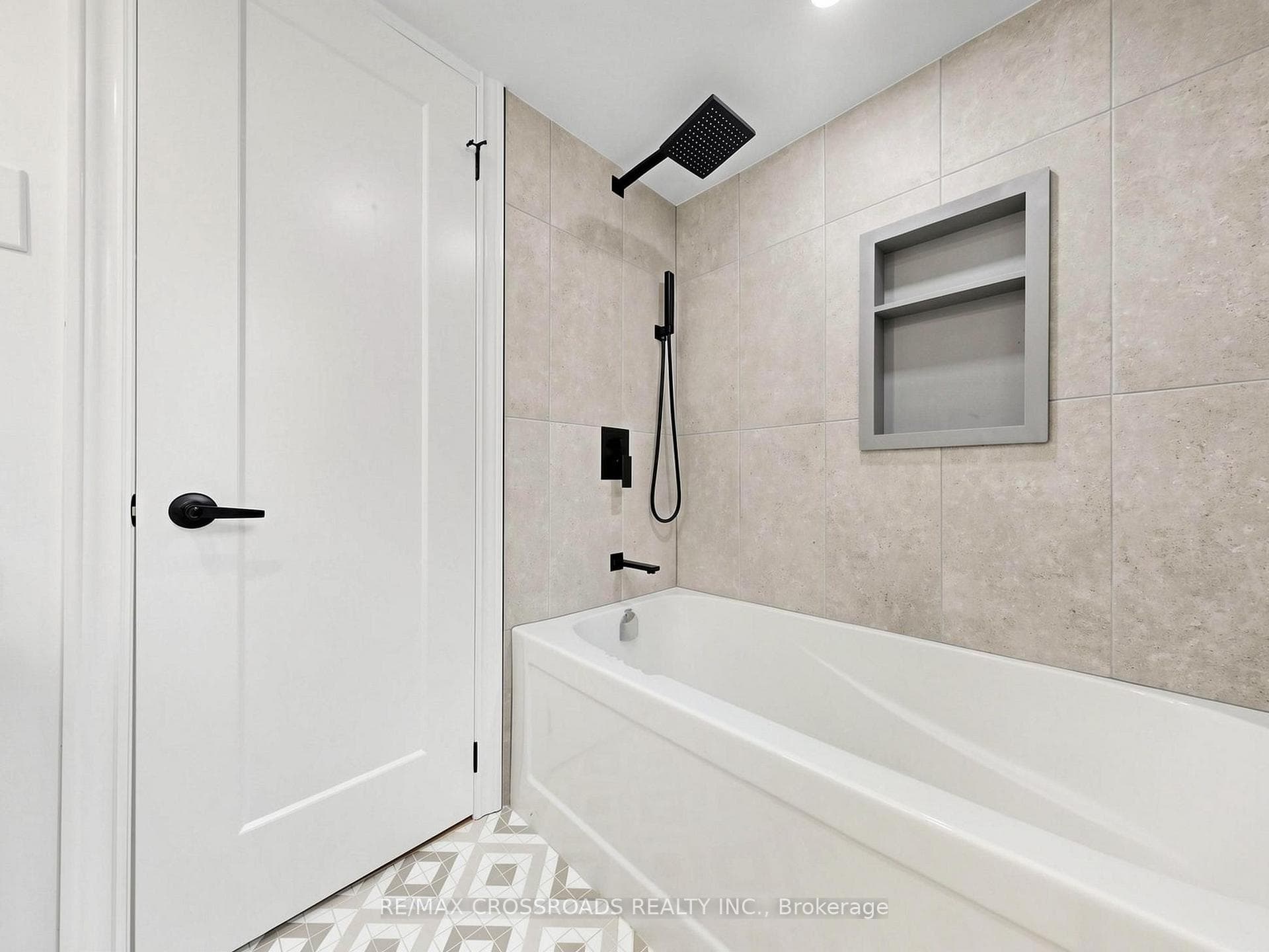 548 Glebeholme Boulevard photo 44