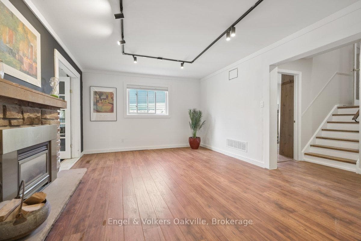 1223 Hudson Place photo 33