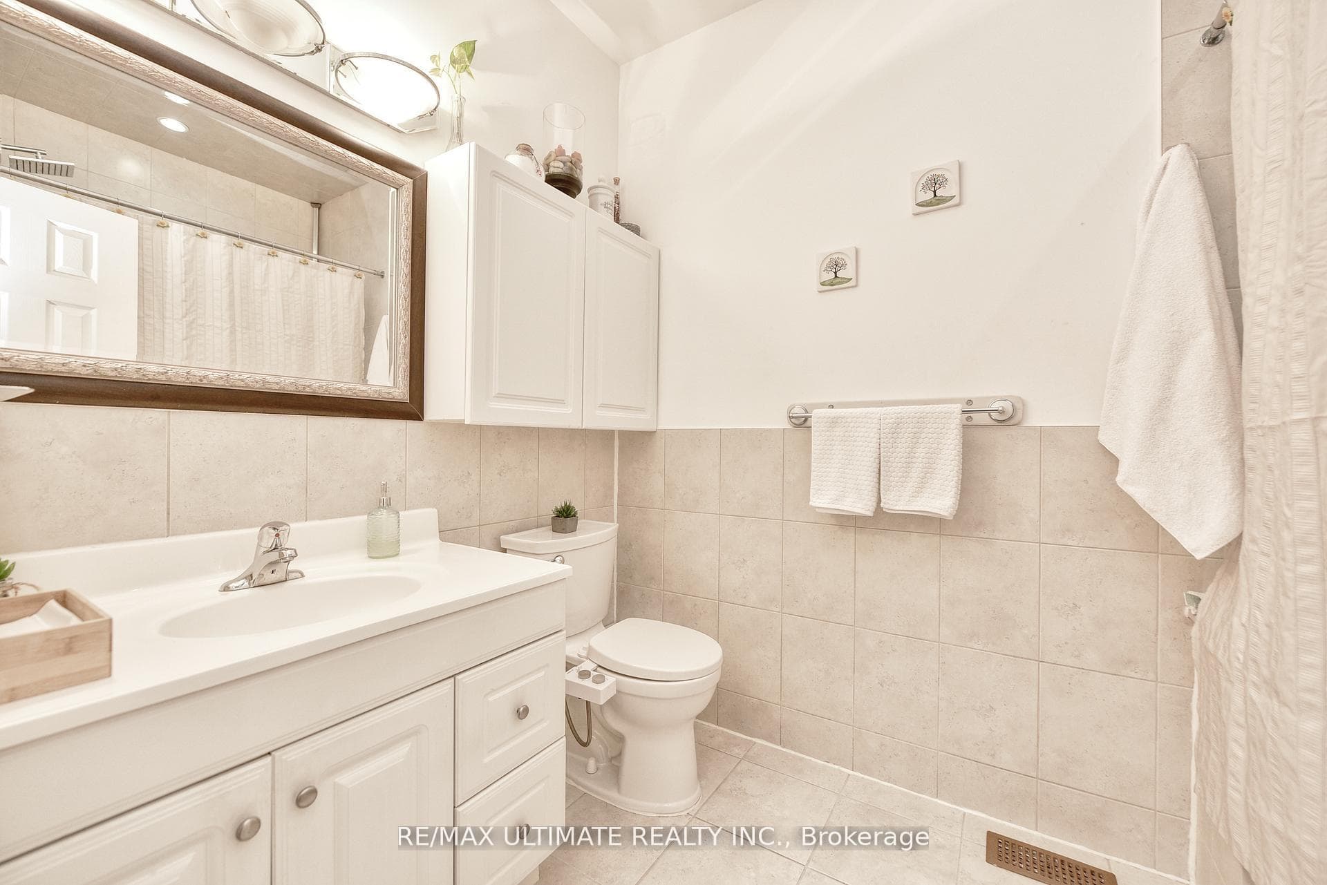 227 Earlscourt Avenue photo 19