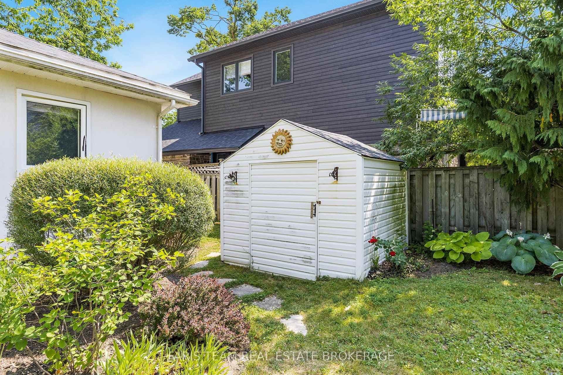 302 Sunnidale Road photo 27