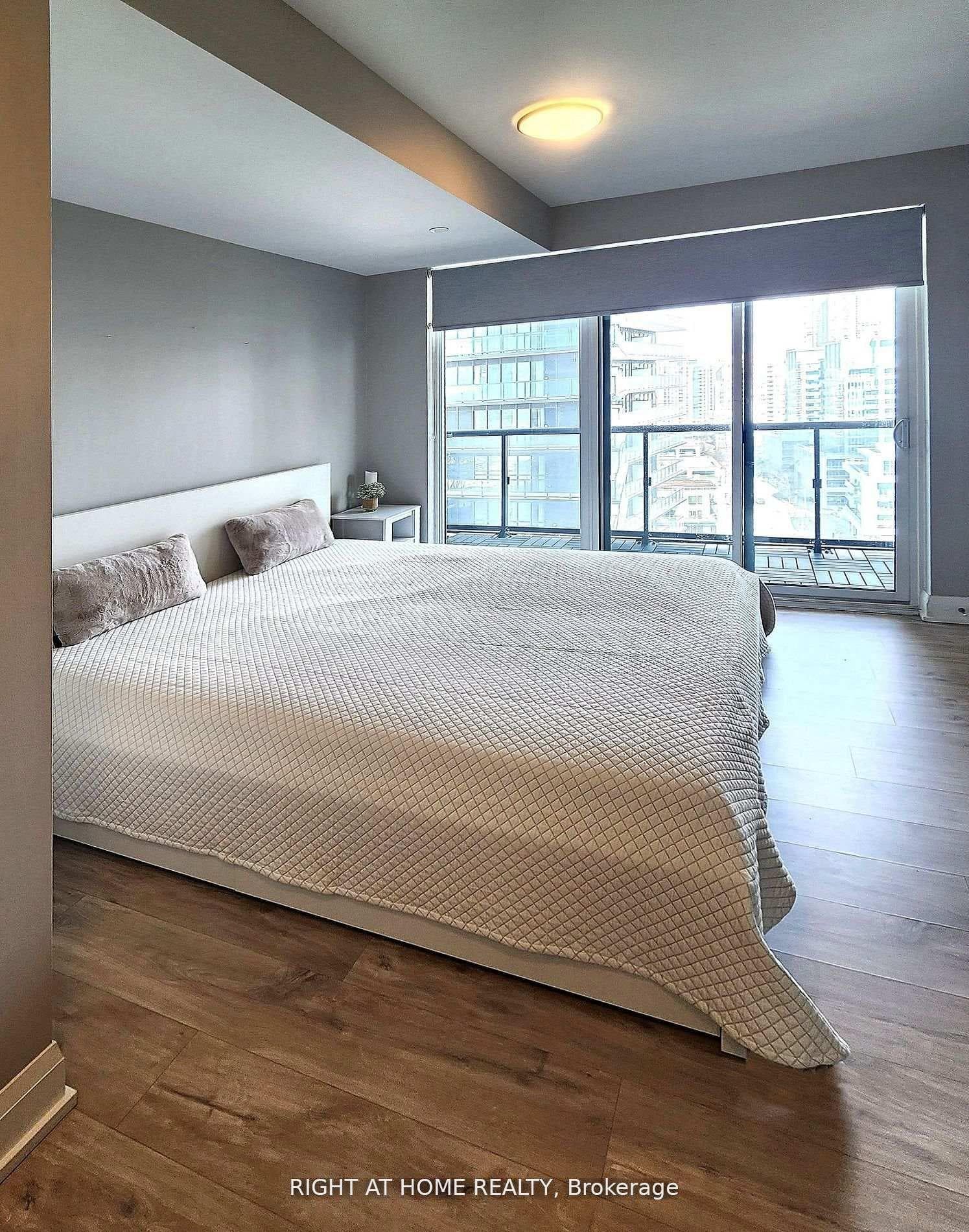 56 Annie Craig Drive Unit 1402 photo 5