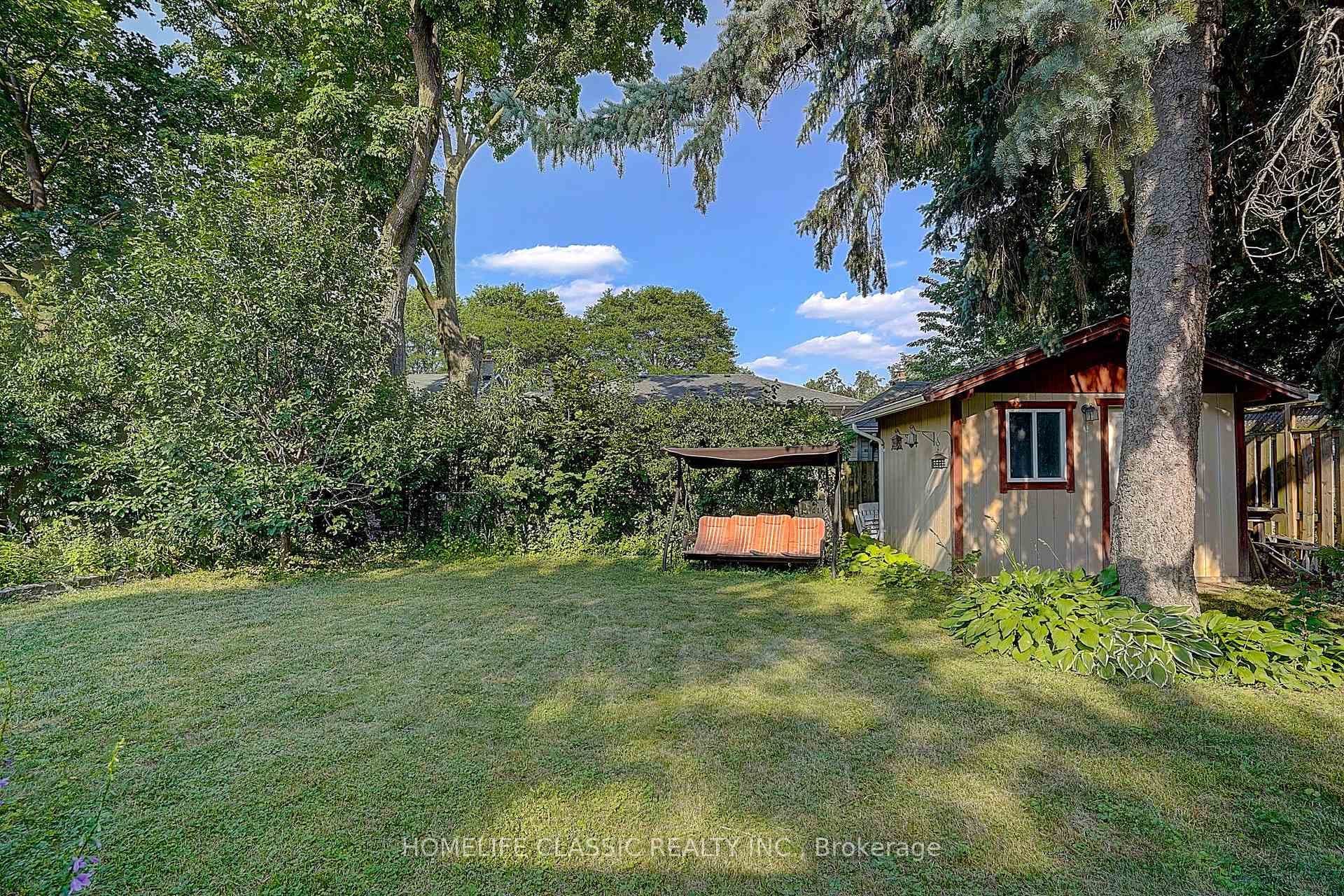 267 IREDALE Road photo 35