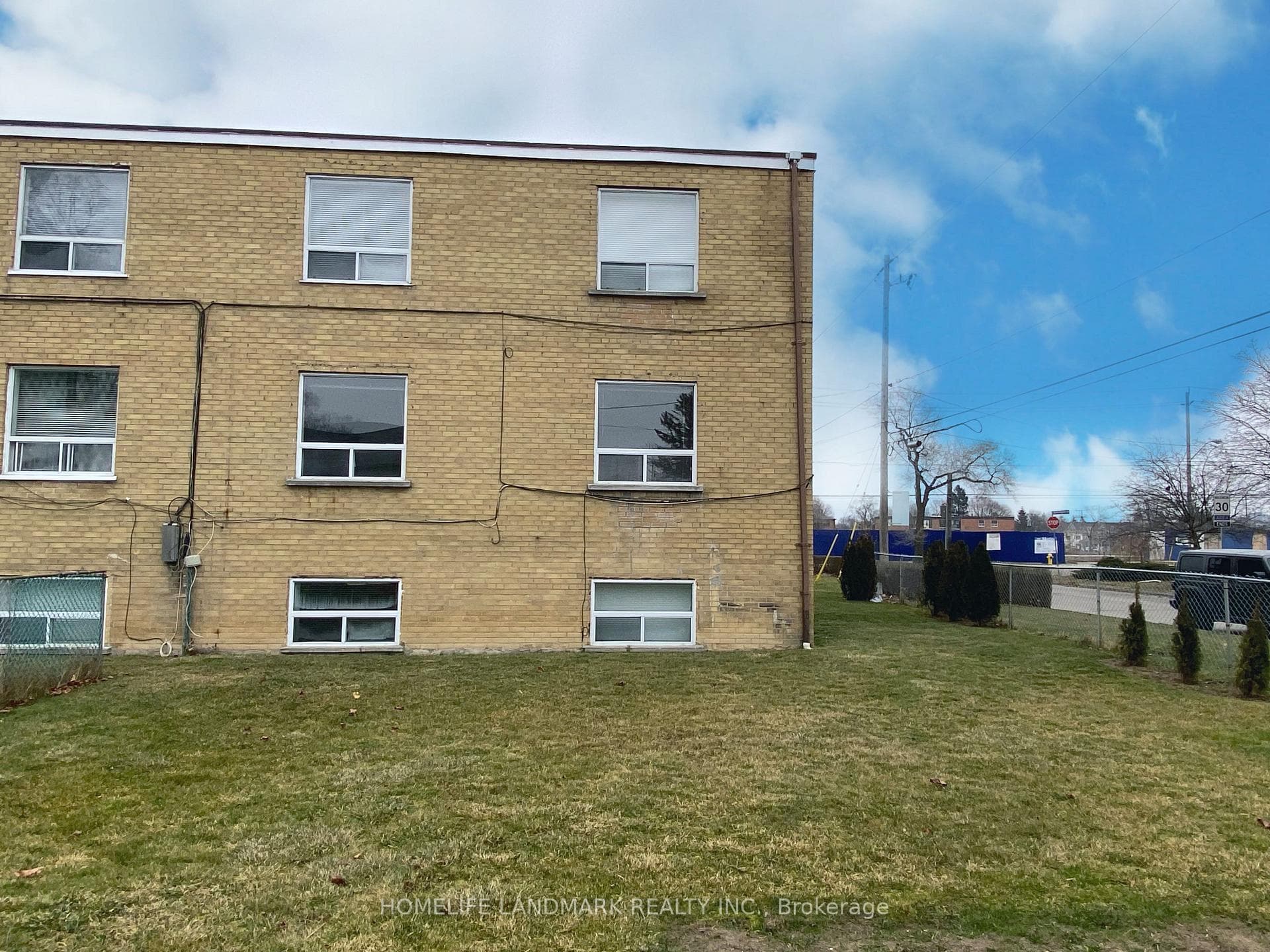 240 Wilmington Avenue Unit Unit 2 photo 17