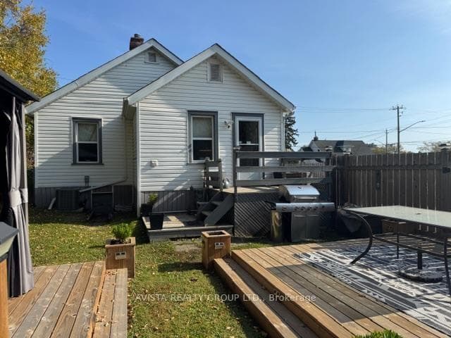 211 McCulloch St photo 33