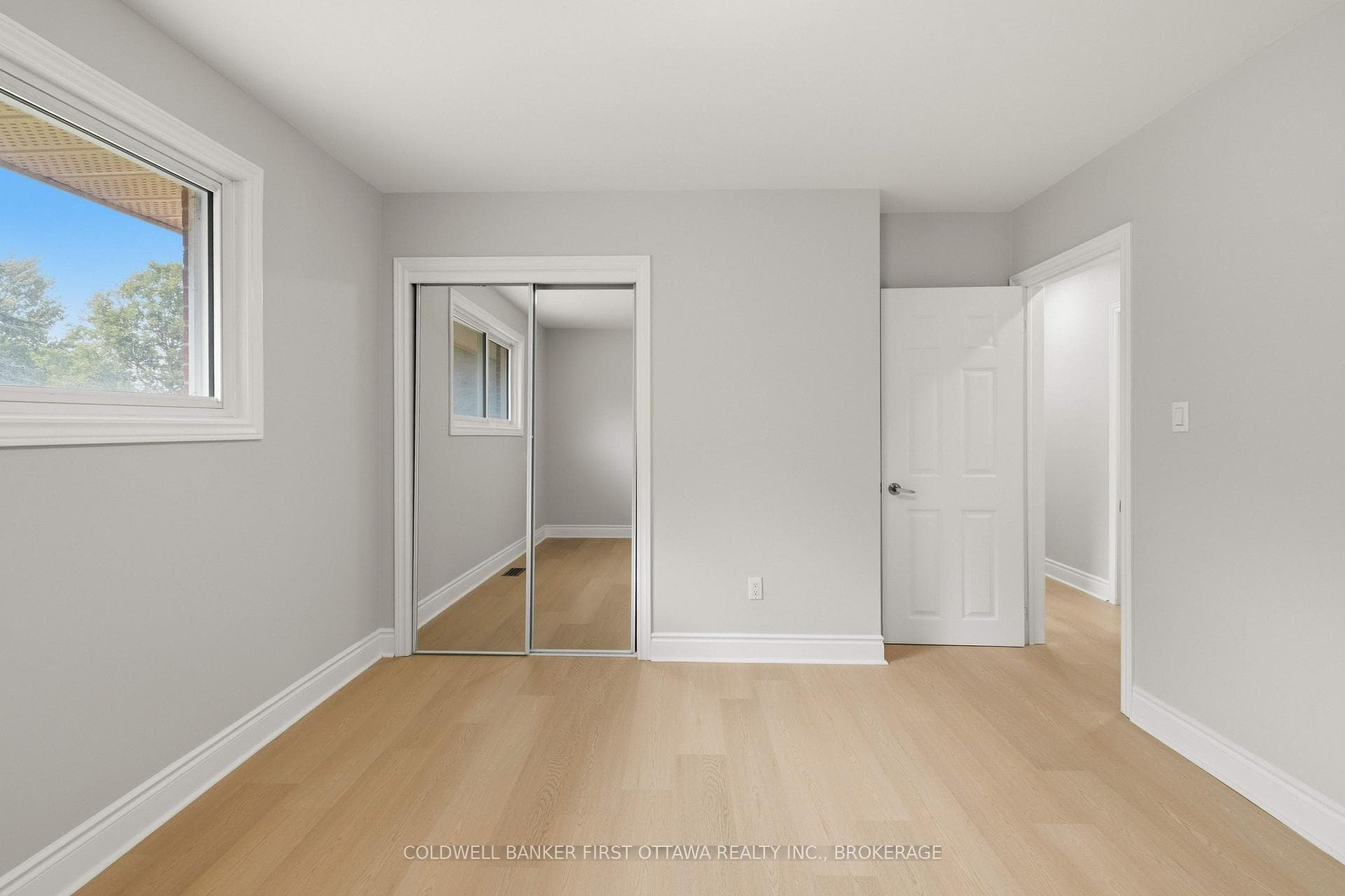 110 Liddell Crescent photo 20