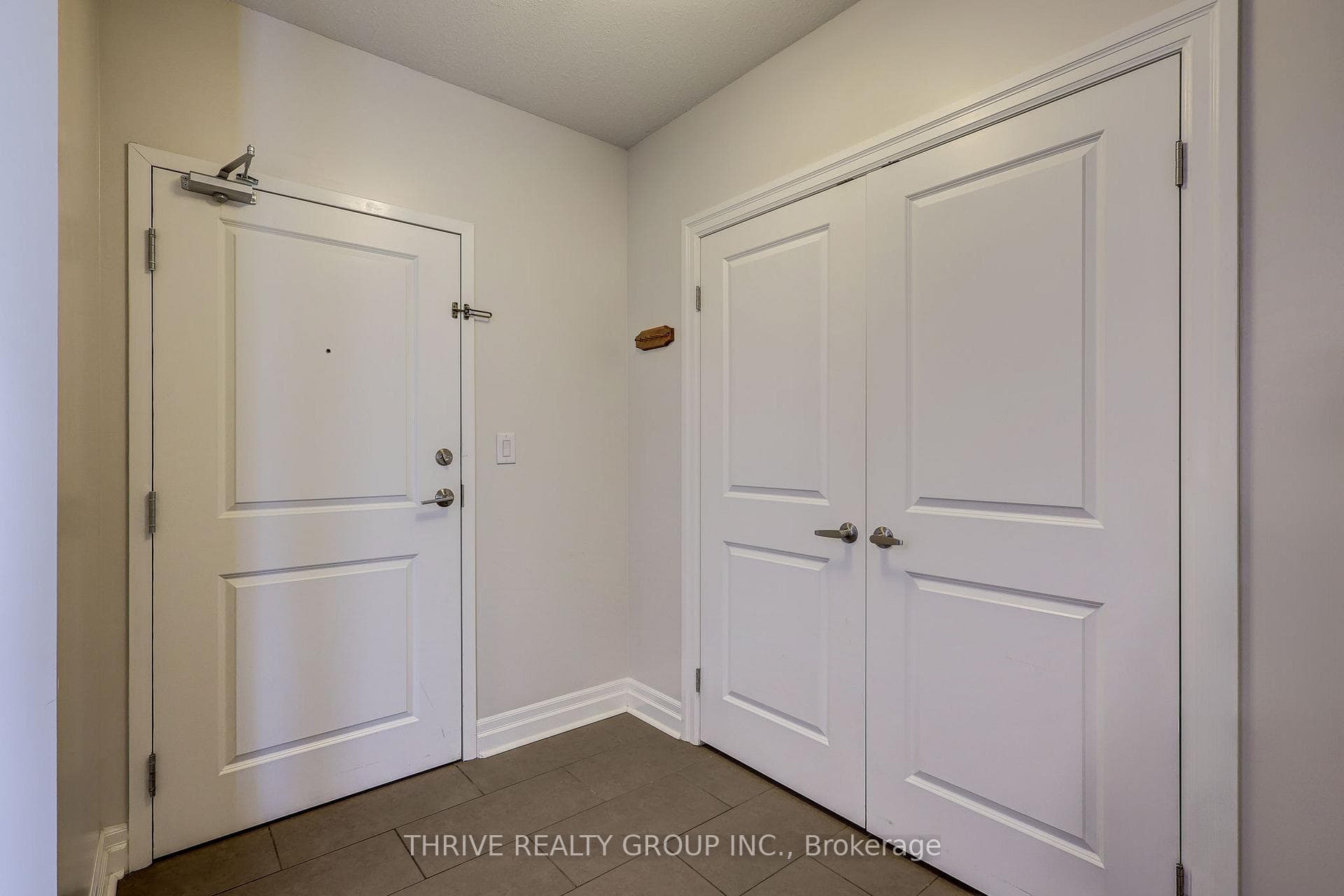 260 Villagewalk Boulevard Unit 707 photo 8