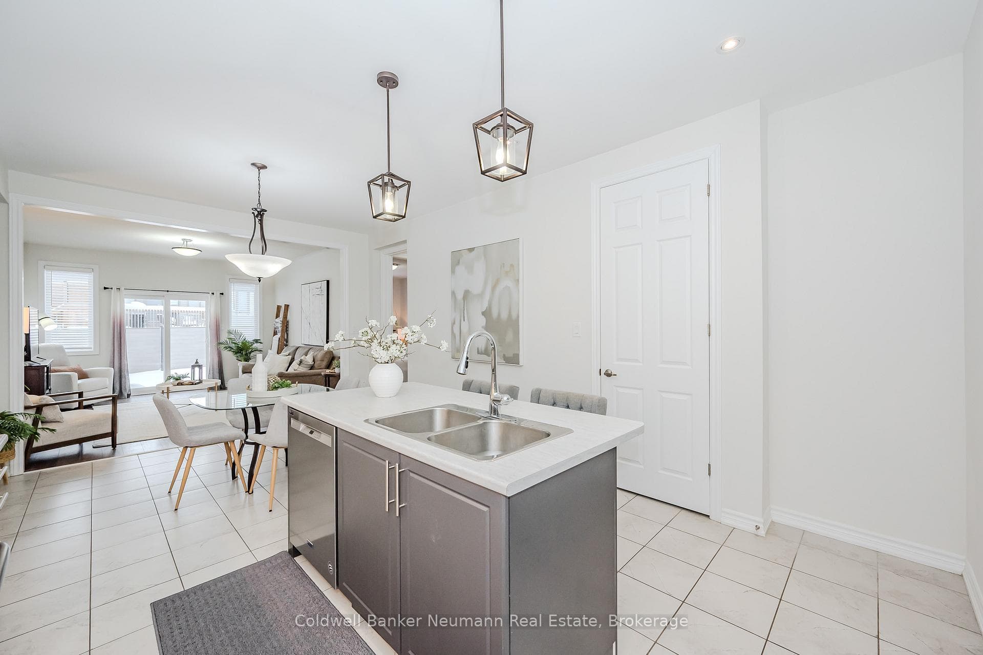 224 Mcfarlane Crescent photo 17
