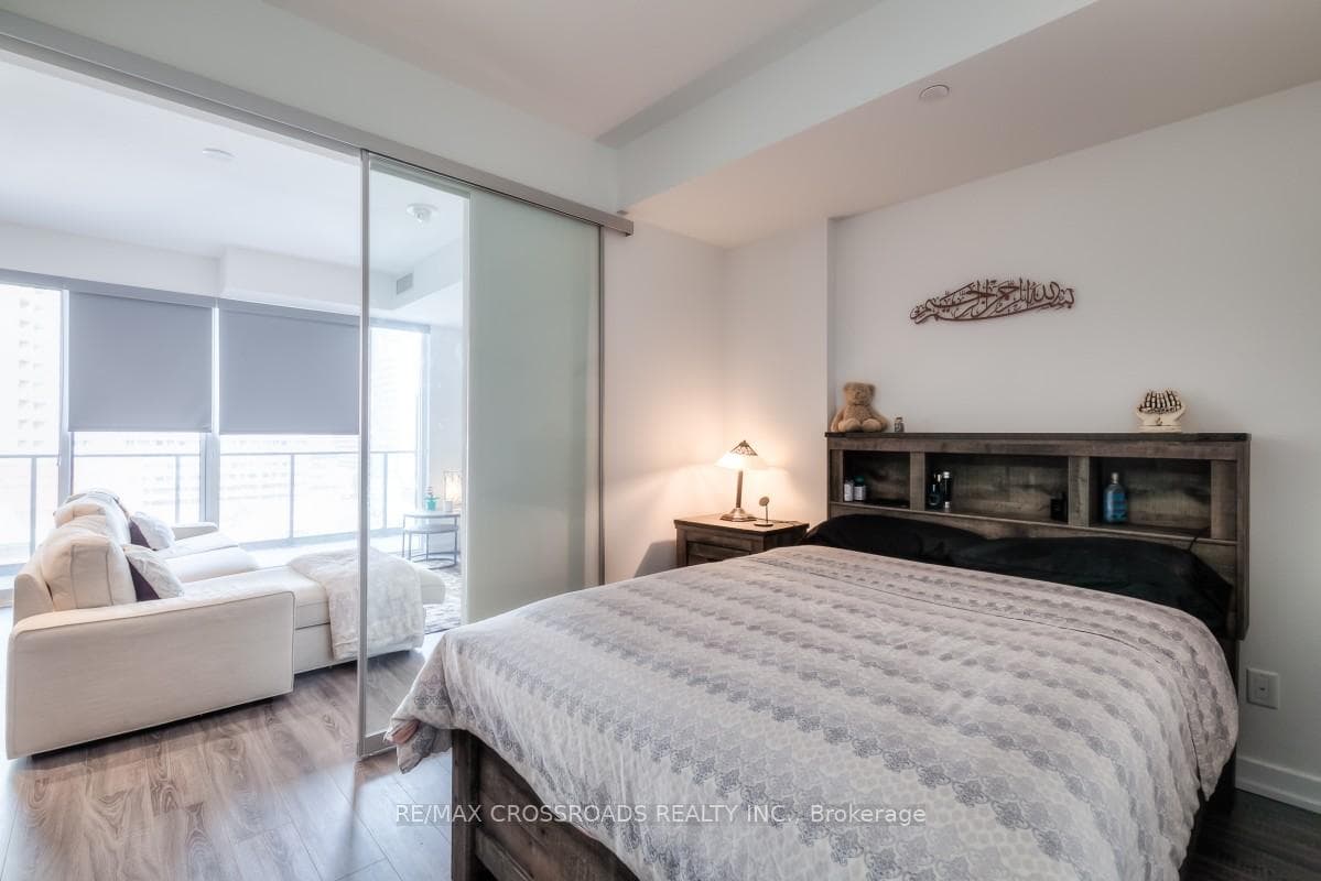 20 EDWARD Street Unit 823 photo 18