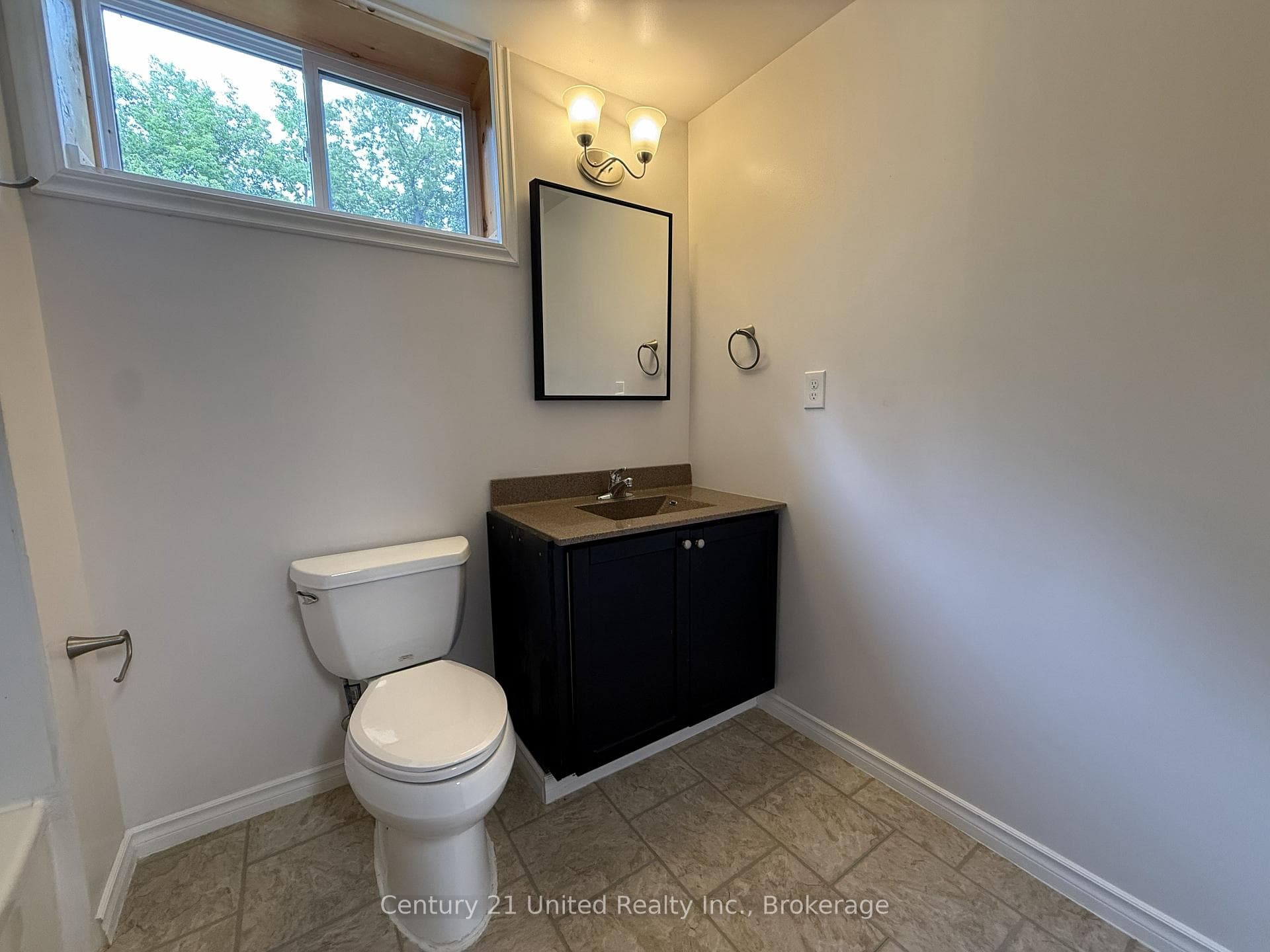 1255 Huntington Circle photo 29