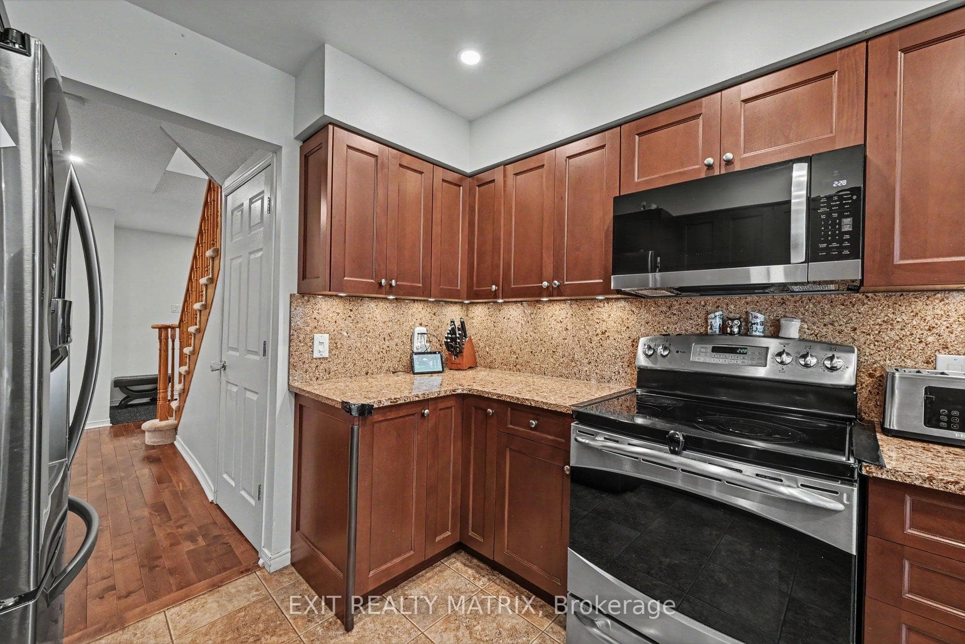 627 Chenier Way photo 8