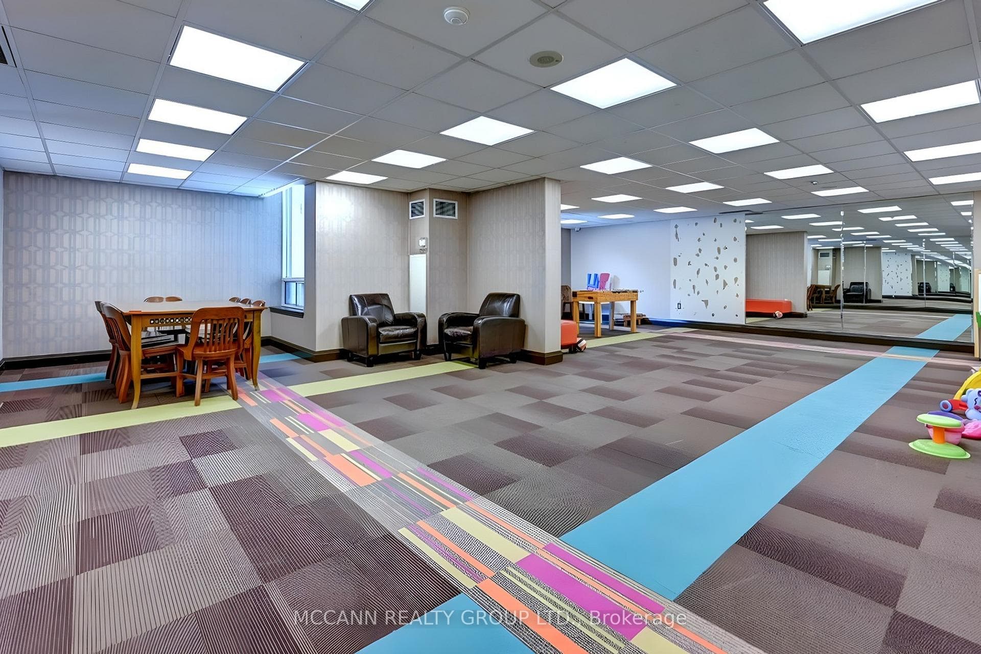 2 Rean Drive Unit 613 photo 48