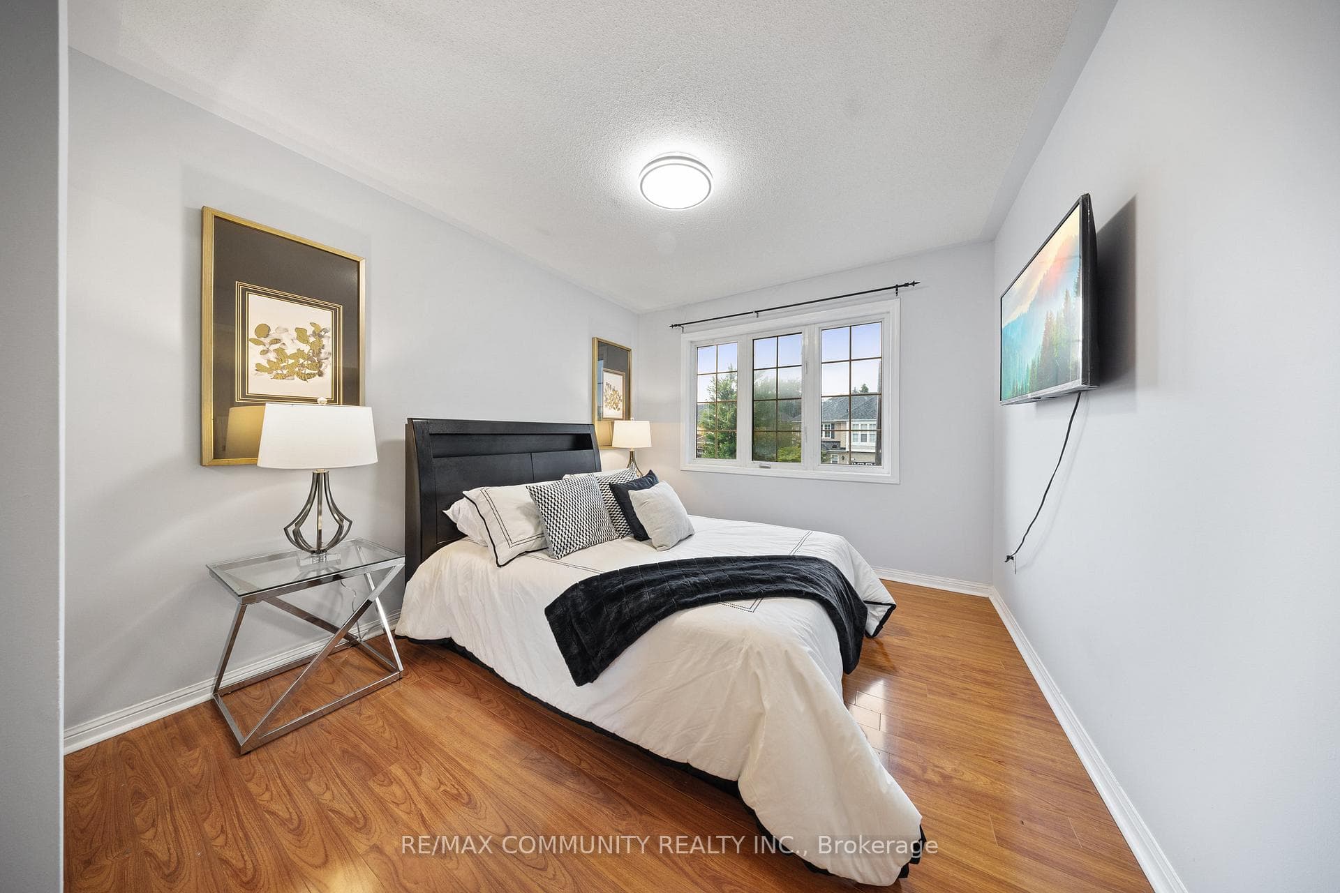 24 Pitchpine Drive Unit Upper photo 24
