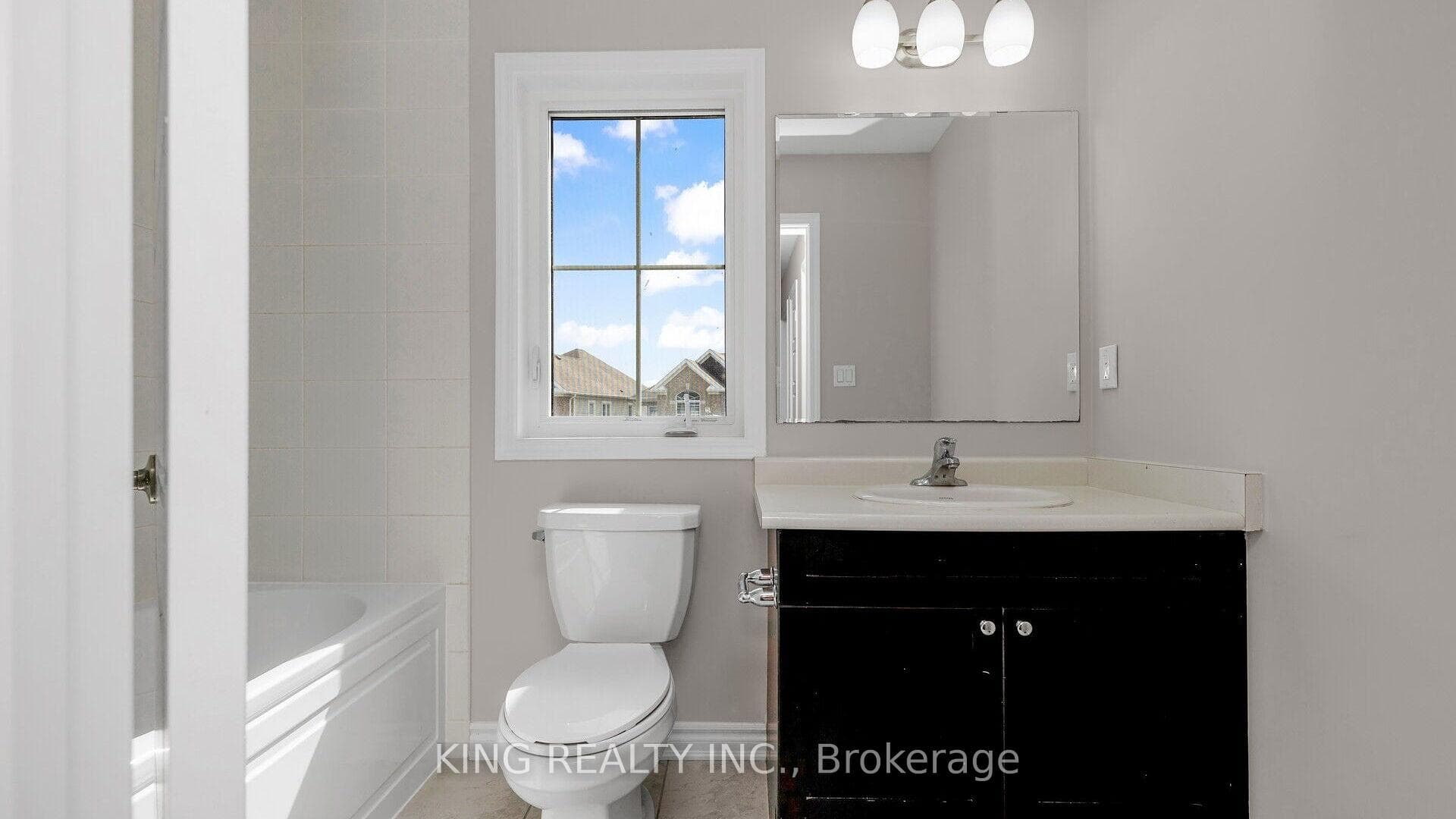 44 Wannamaker Crescent photo 24
