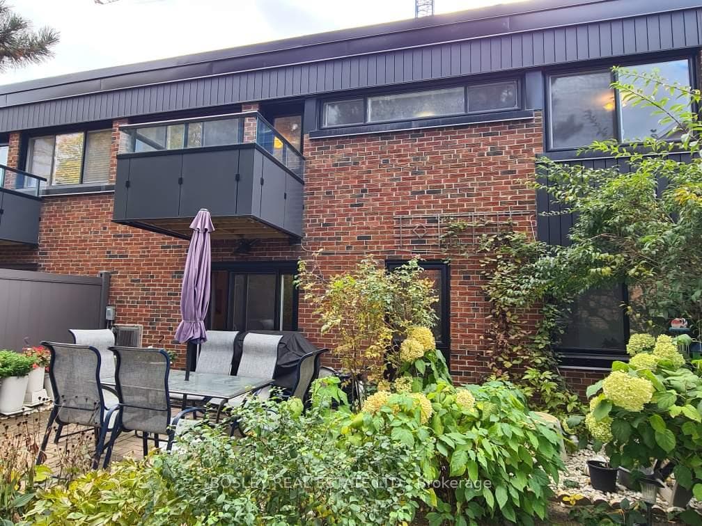 4357 Bloor Street Unit 10 photo 37