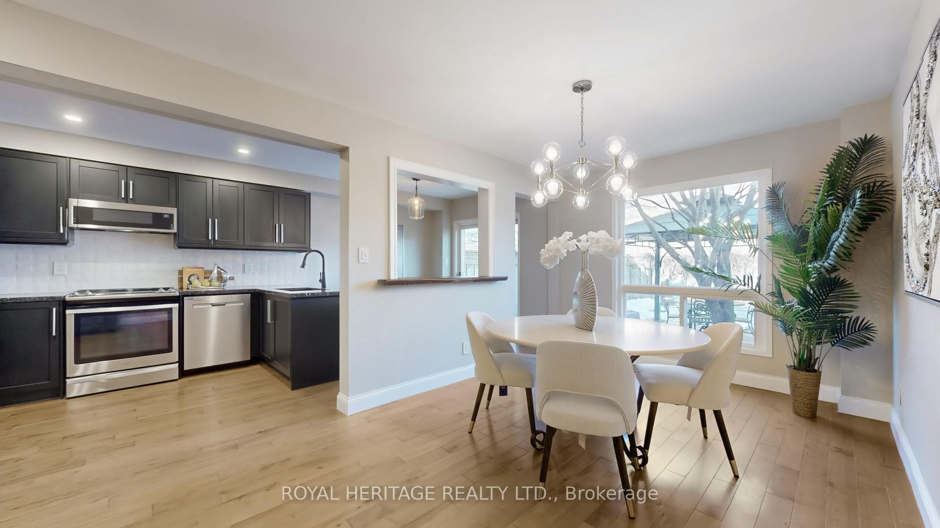 64 Booth Crescent photo 8