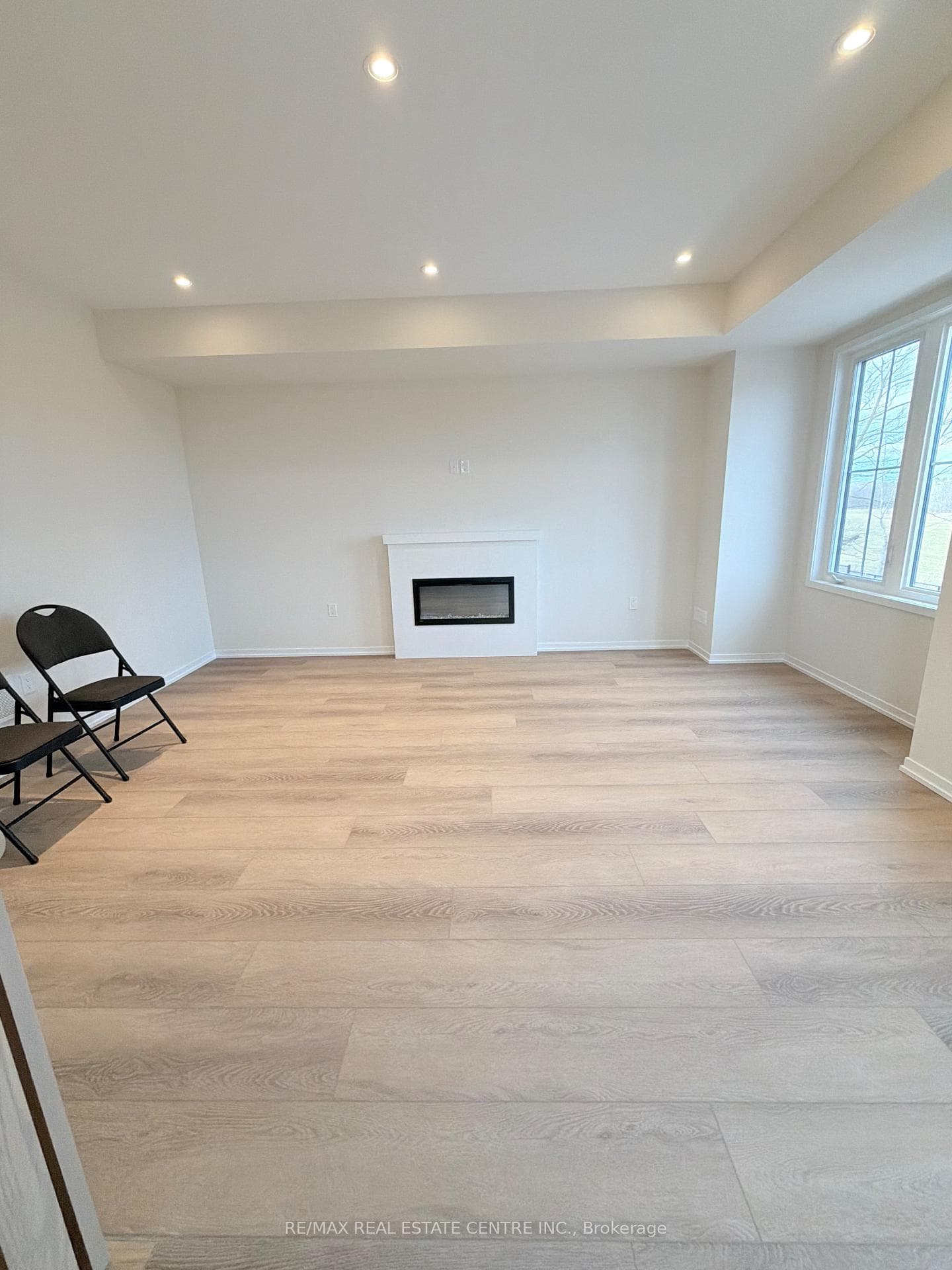 170 Attwater Drive Unit 31 photo 22