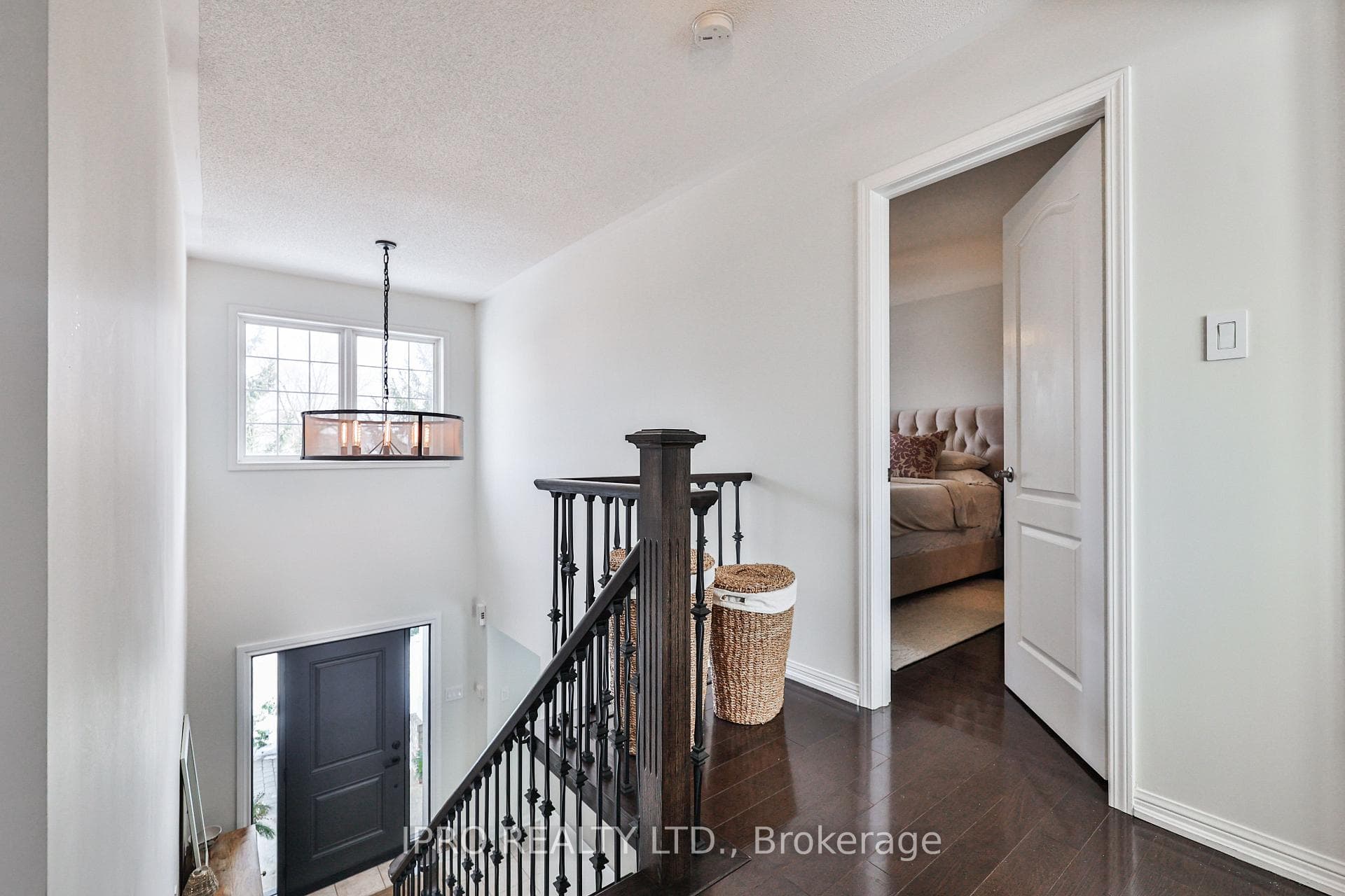 2384 Proudfoot Trail photo 32