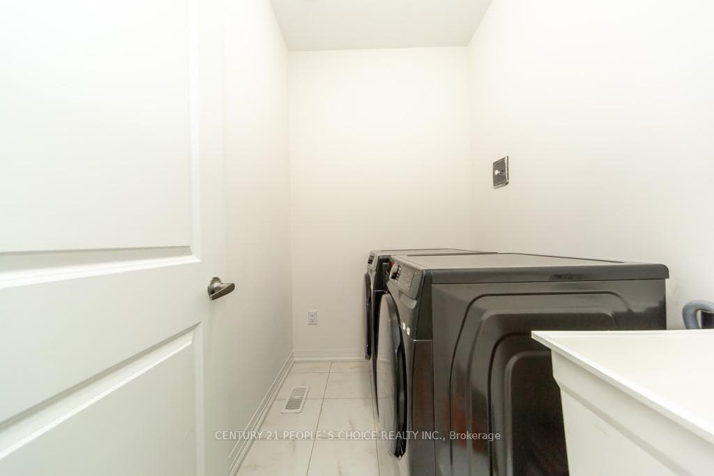 162 Ogston Crescent photo 47
