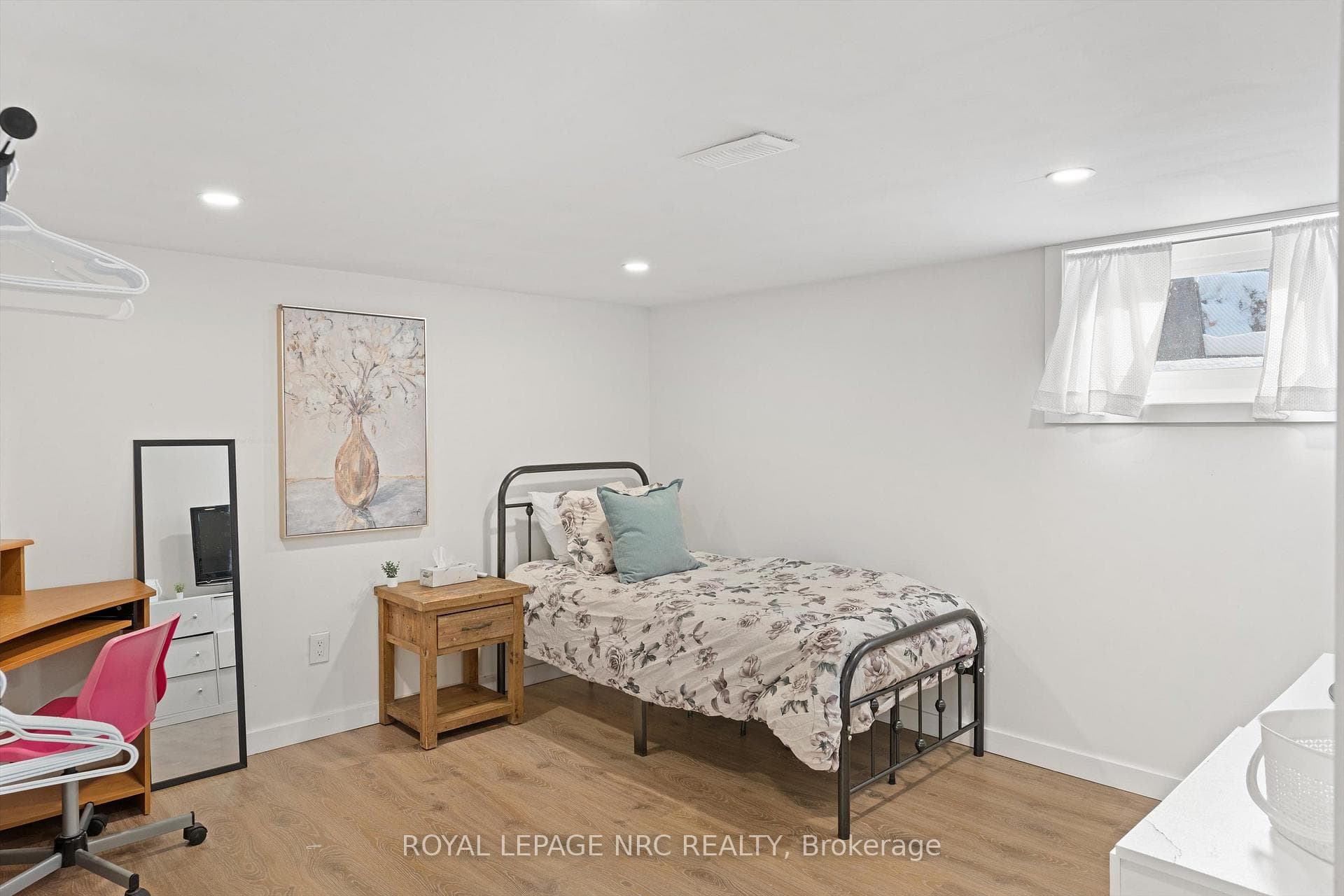 3 Hallcrest Avenue photo 35