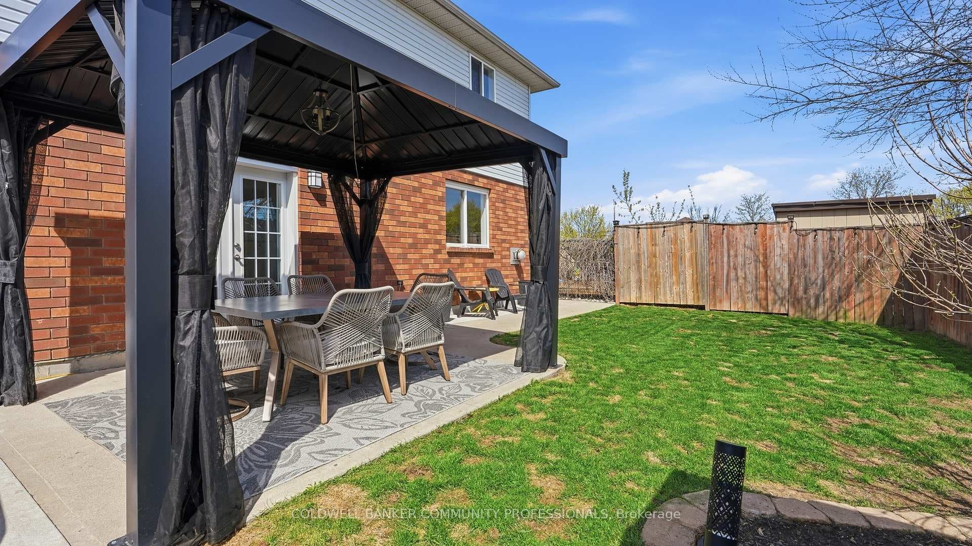 28 Glenhollow Drive photo 38