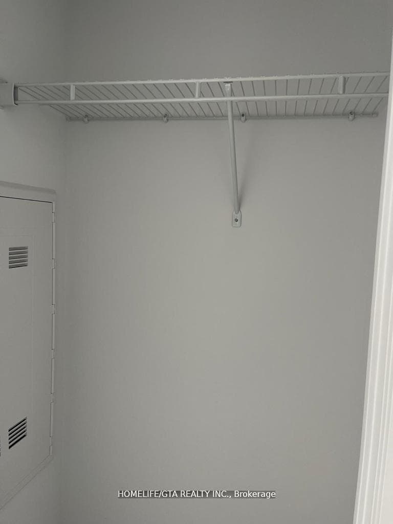 2550 Simcoe Street Unit 802 photo 10