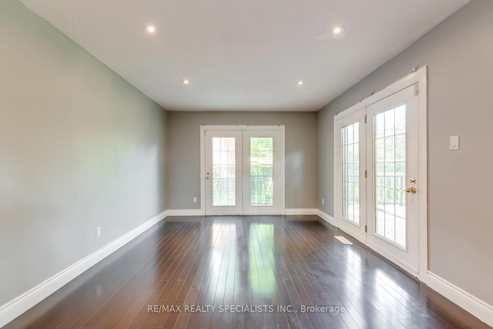1582 Hermant Court photo 27