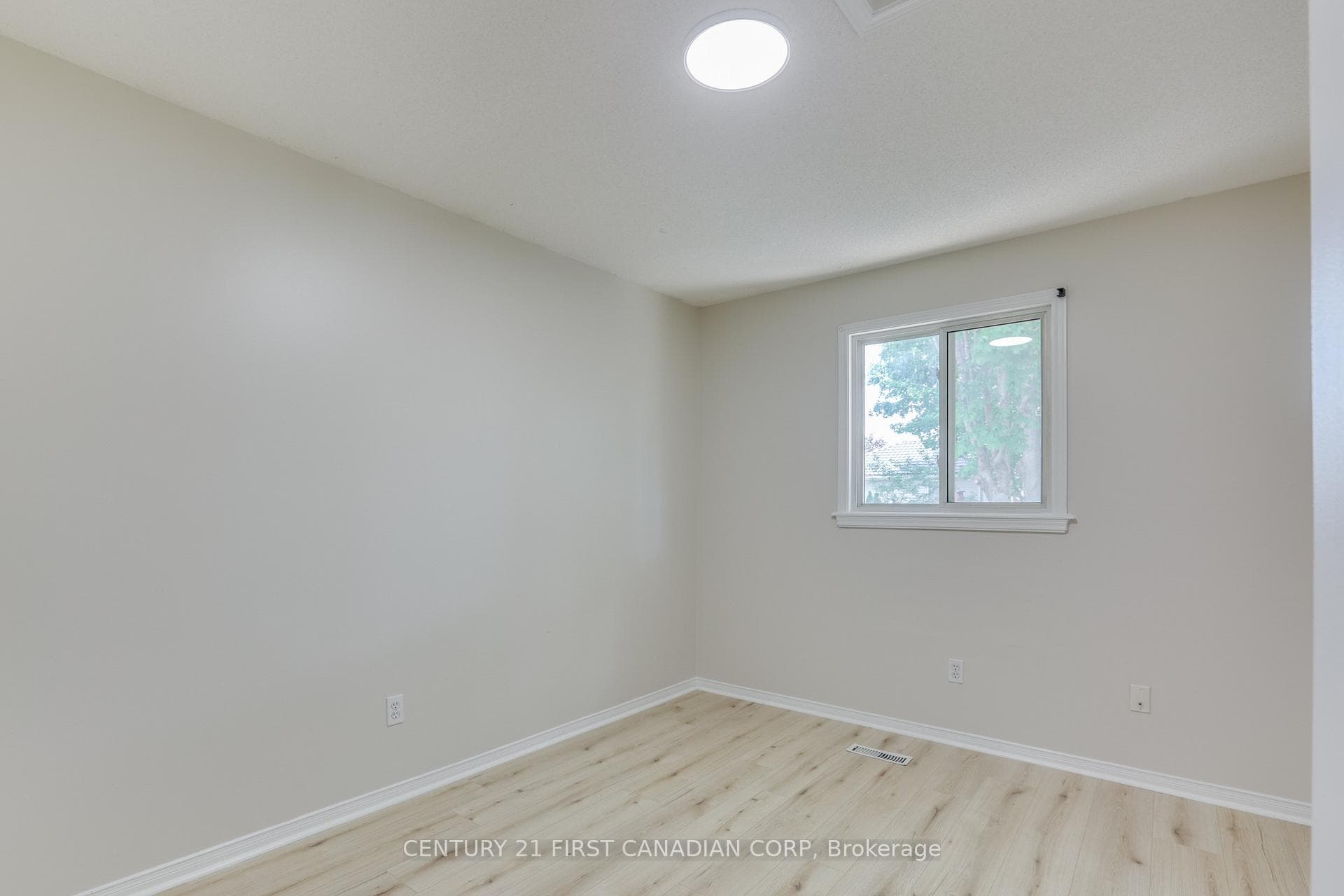 604 Talltree Crescent photo 23