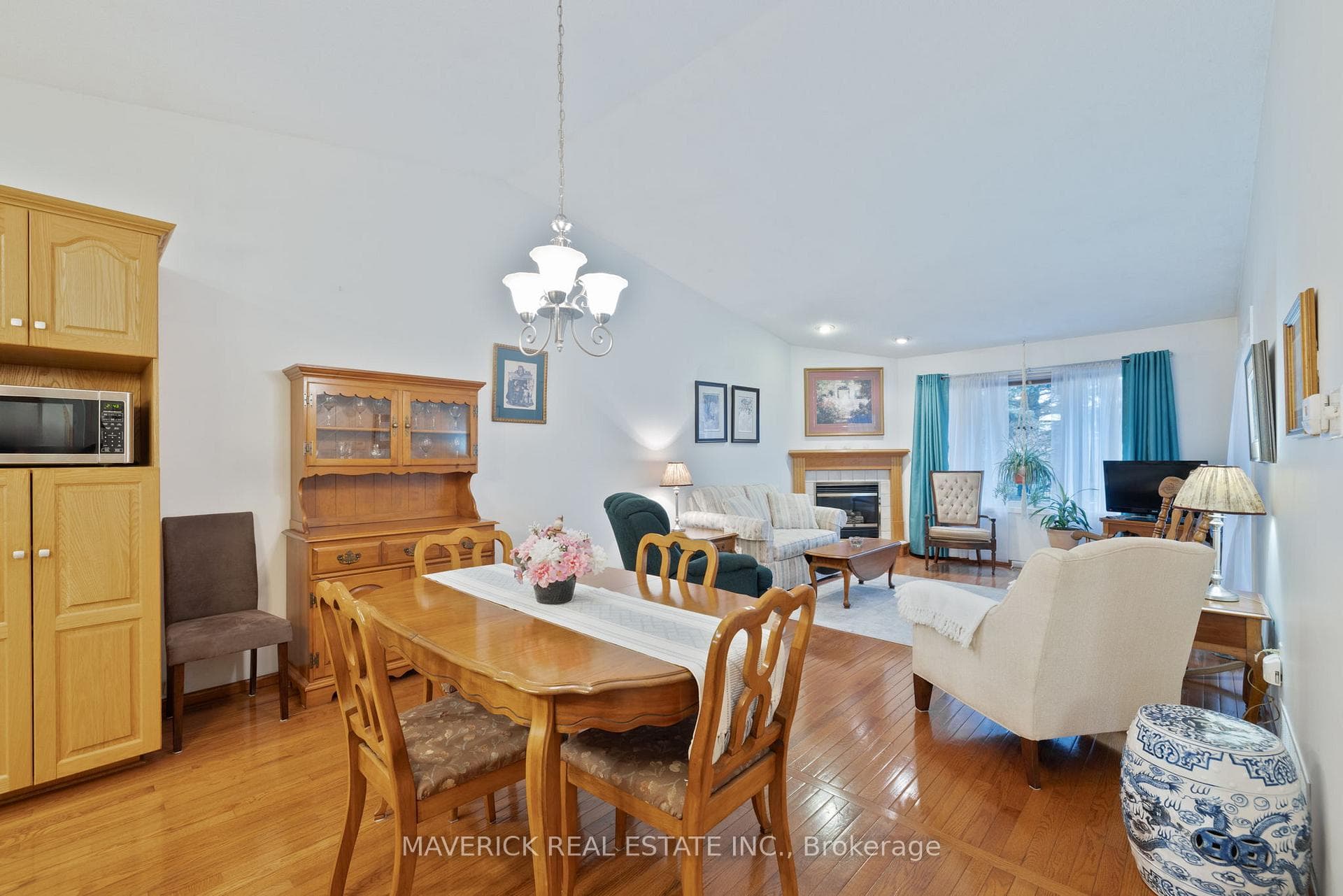 98 Carrie Crescent photo 15