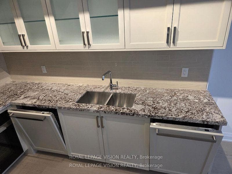 505 Glencairn Avenue Unit 206 photo 3