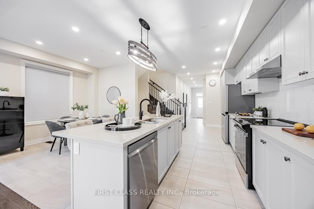 8 Reign Lane photo 8