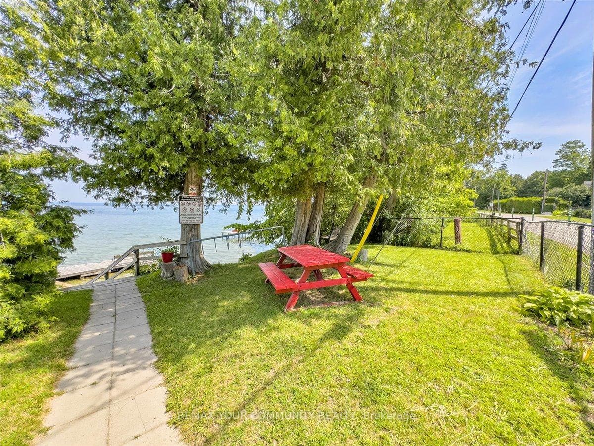 17 Farley Circle photo 30