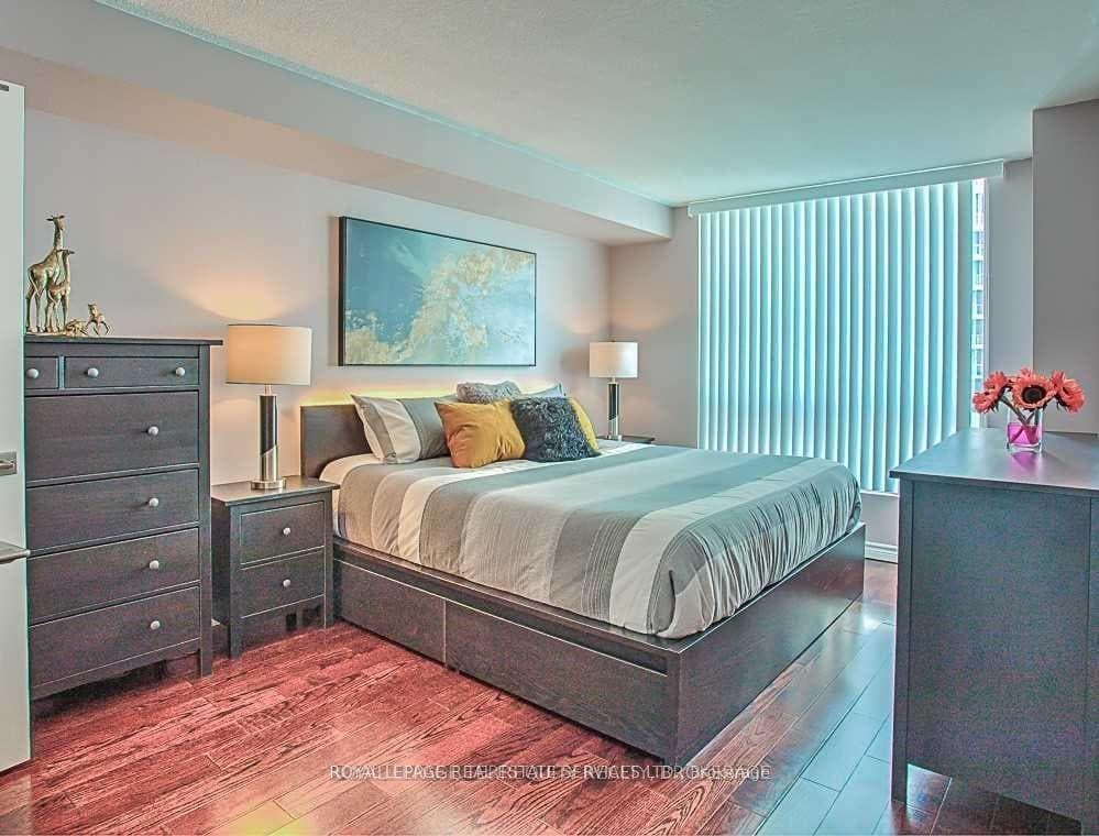 101 Subway Crescent Unit 1003 photo 10