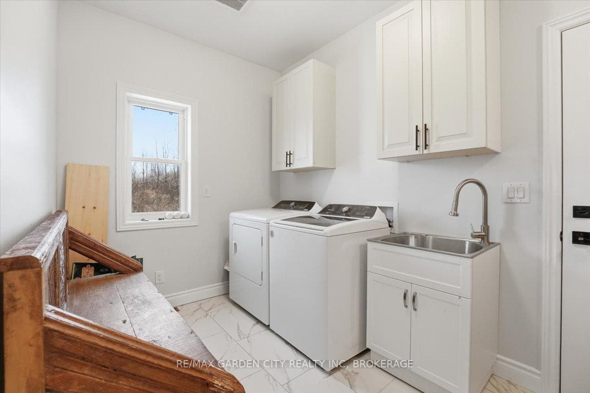main floor laundry and mud room