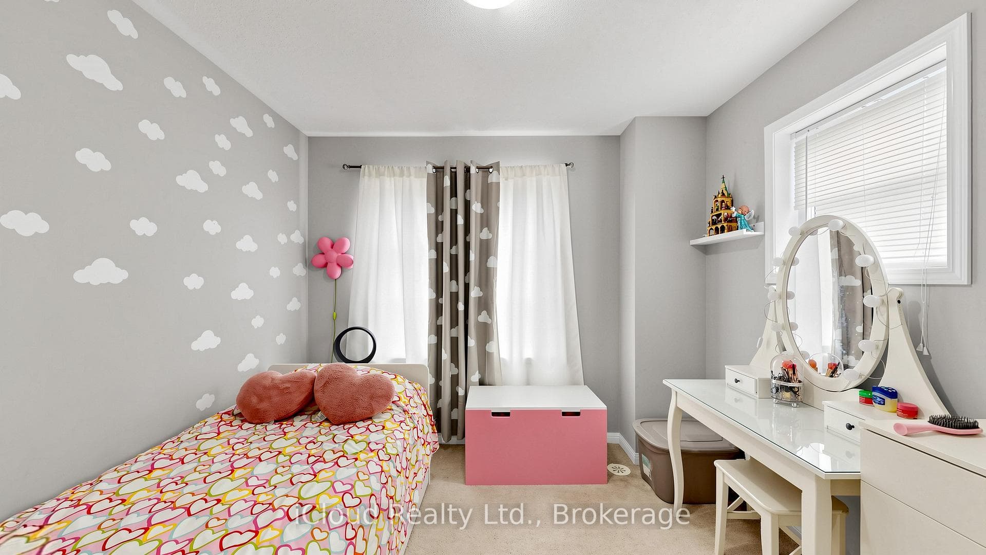 118 Baycliffe Crescent photo 22