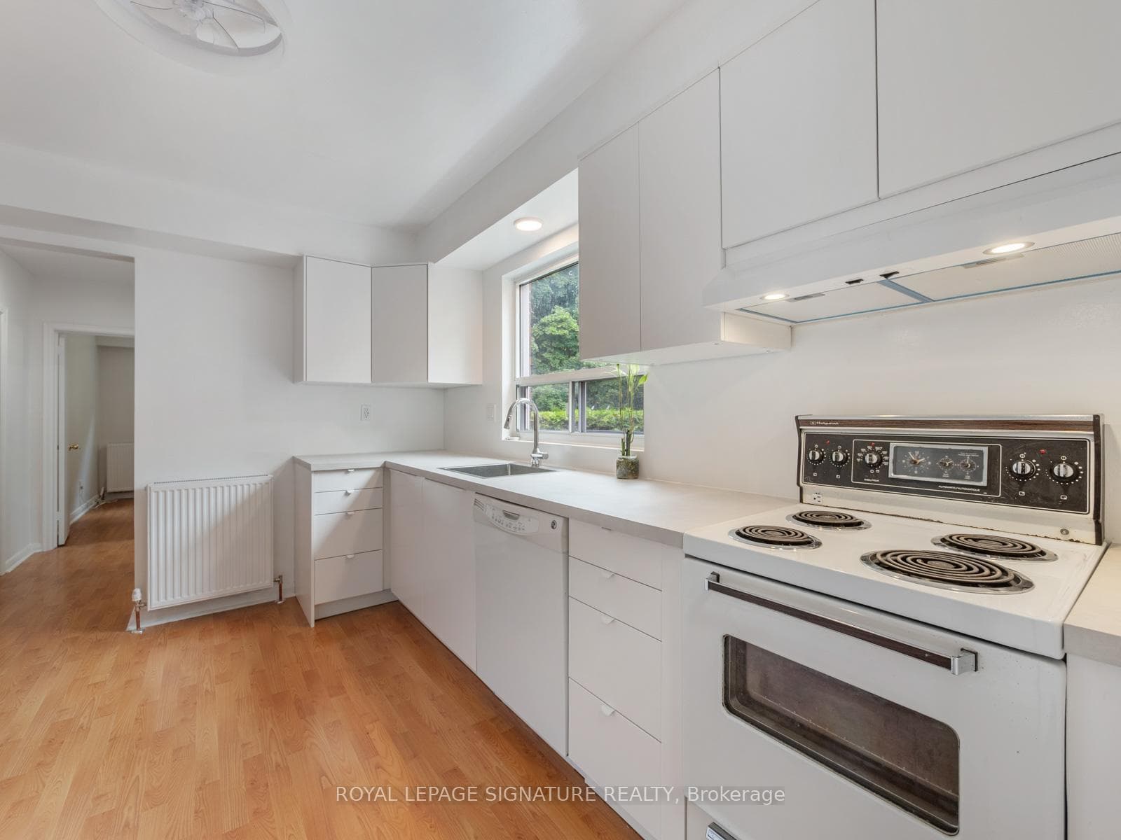 6A Rowley Avenue Unit Main photo 8