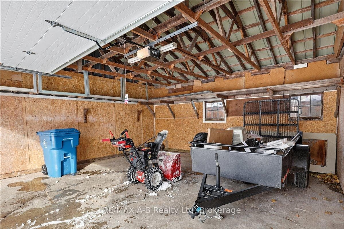 296 Huron Street photo 43