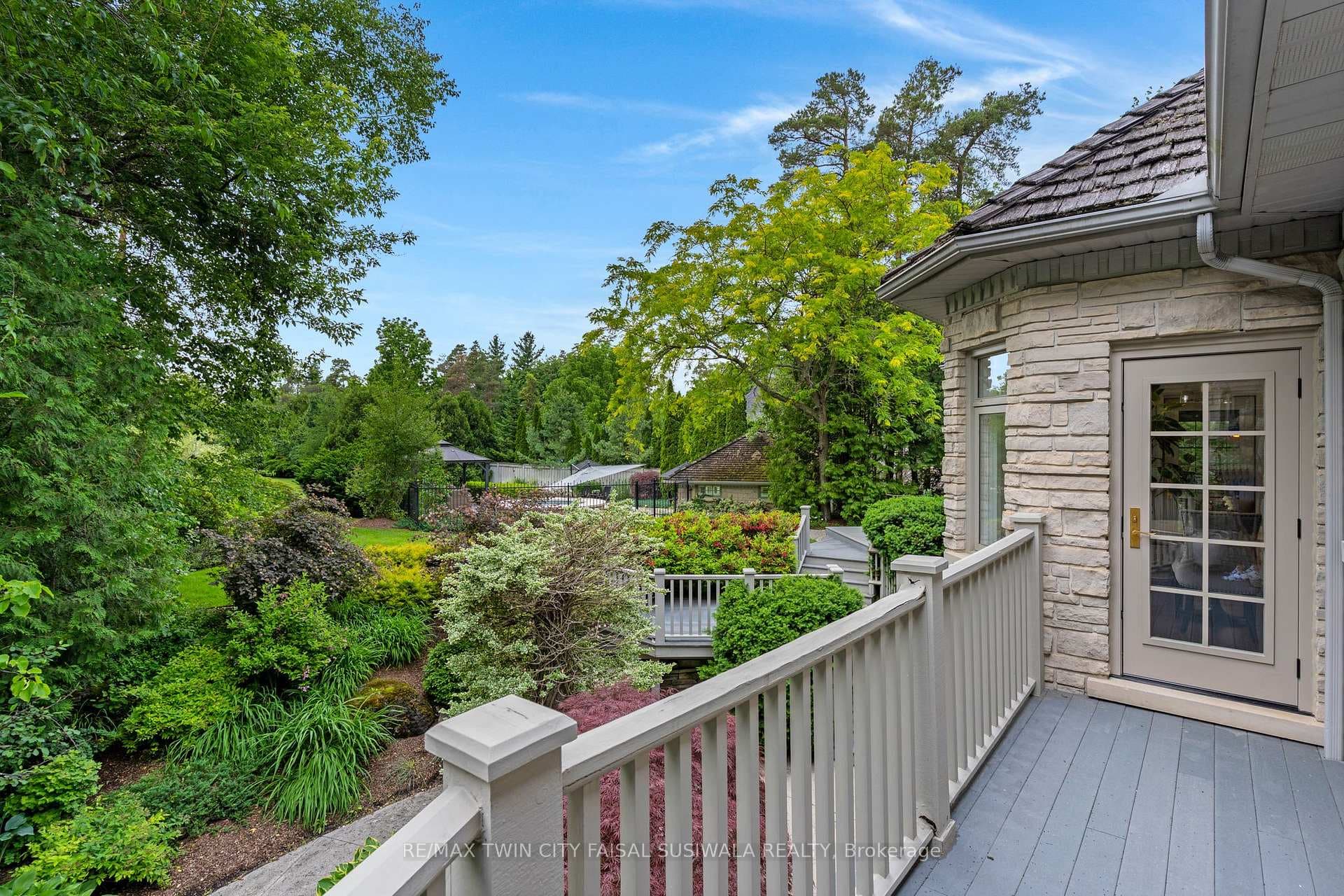 101 Deerpath Road photo 29