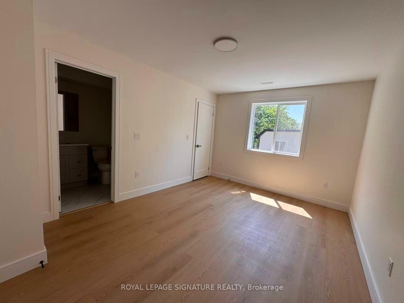53 Bishop Avenue Unit 4 photo 8