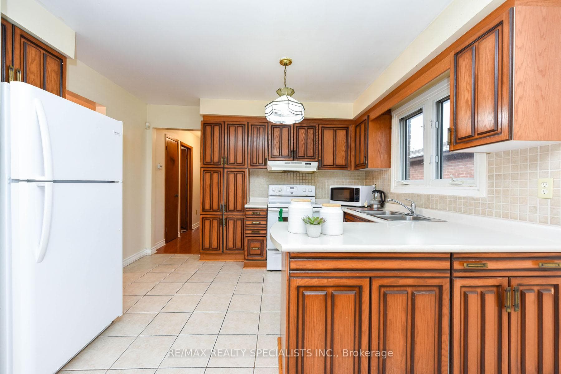 4260 Poltava Crescent photo 17