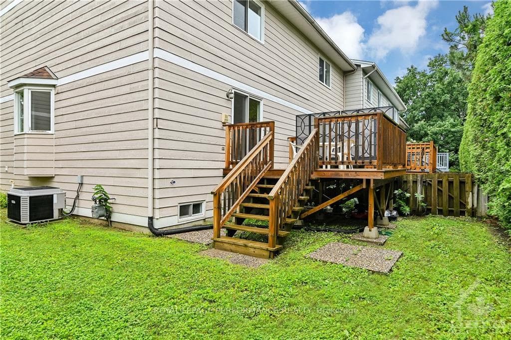 25 STURBRIDGE photo 29