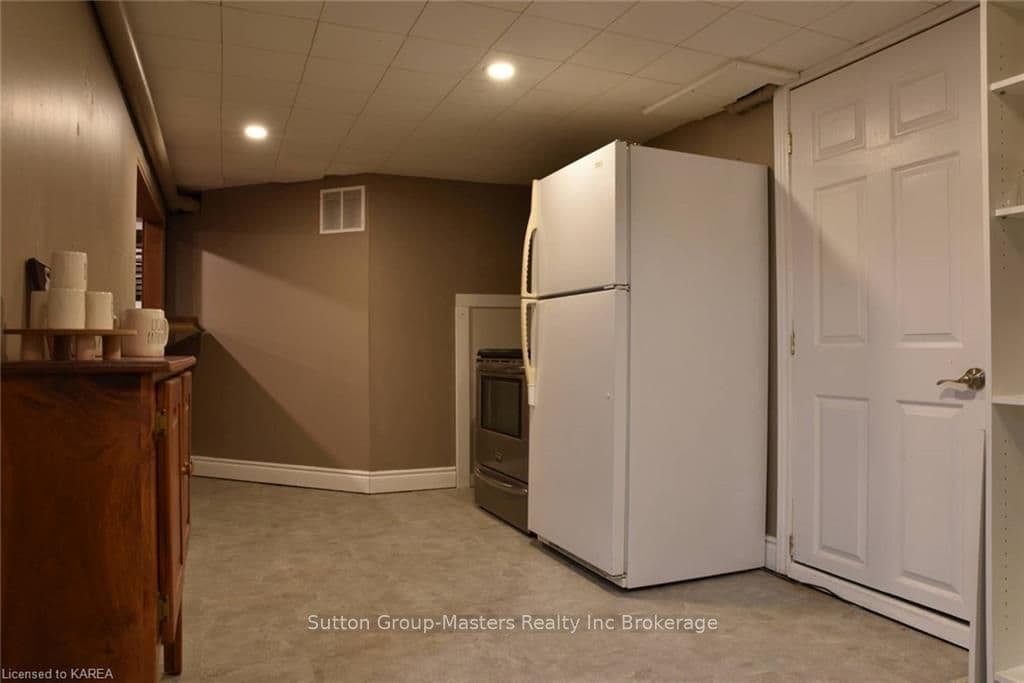 2353 MCIVOR Road photo 37