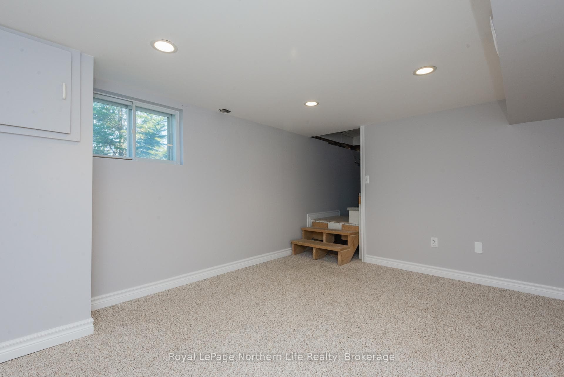1093 Regina Street photo 38