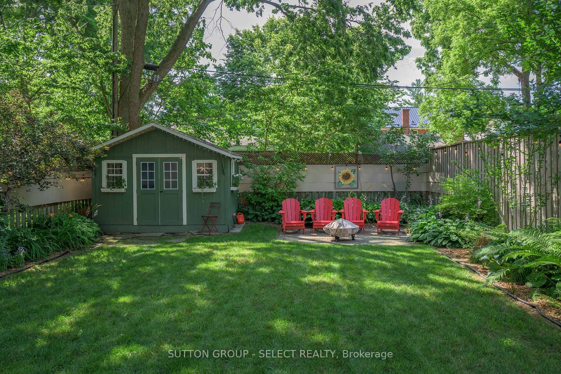 517 Grosvenor Street photo 33