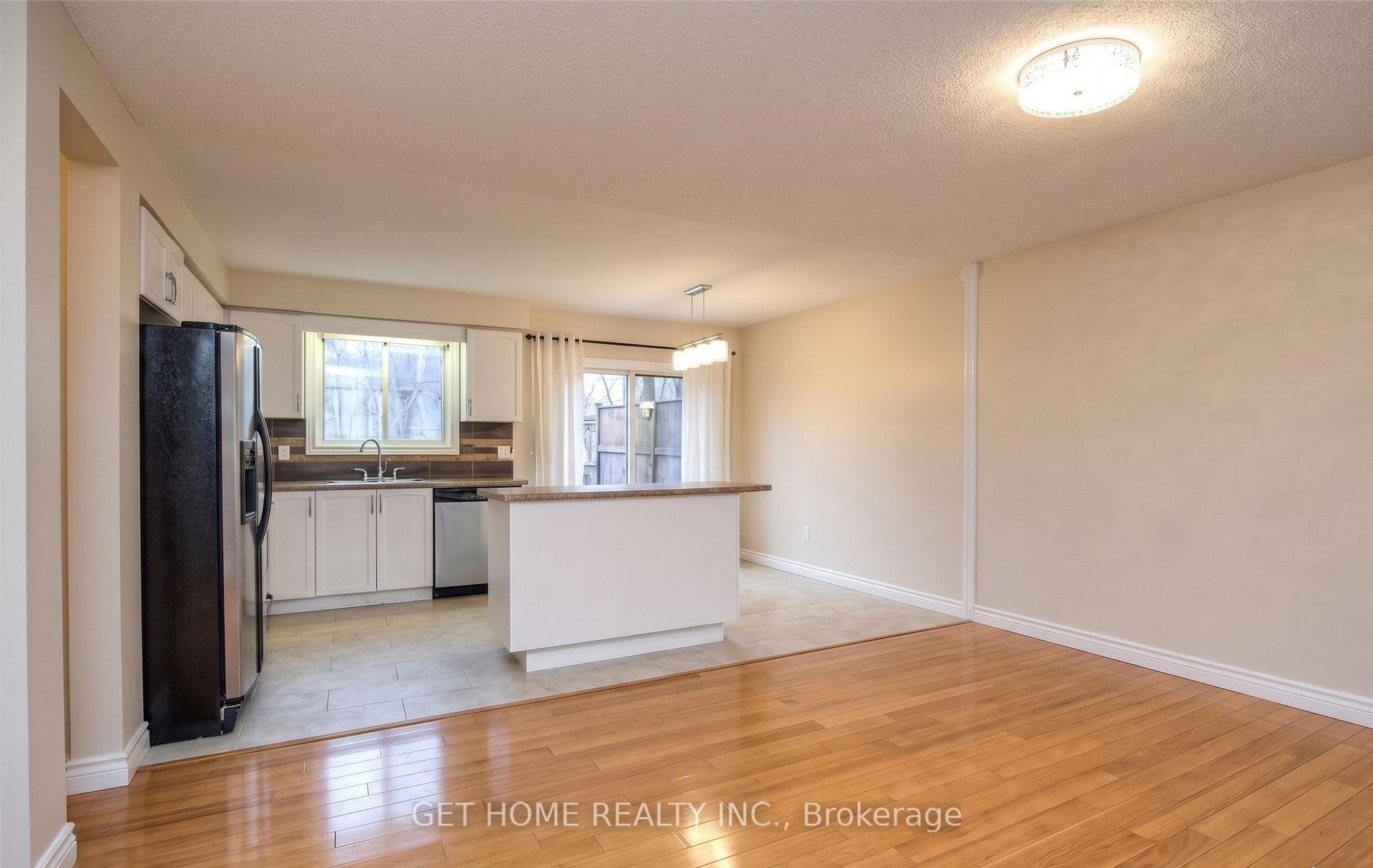 19 Oprington Drive photo 5