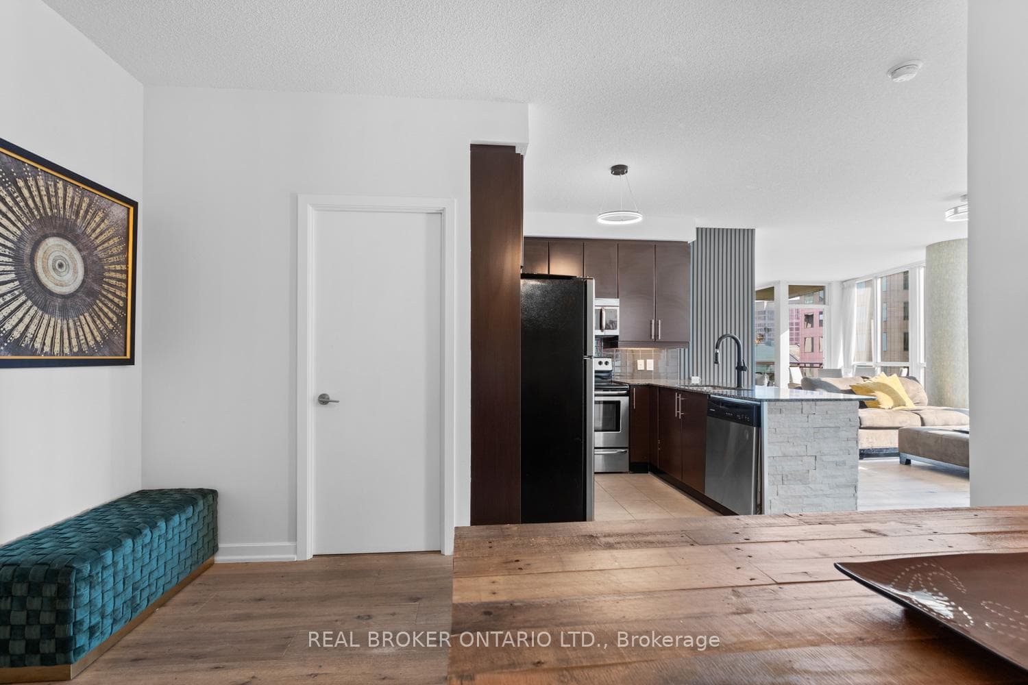 Large welcoming foyer