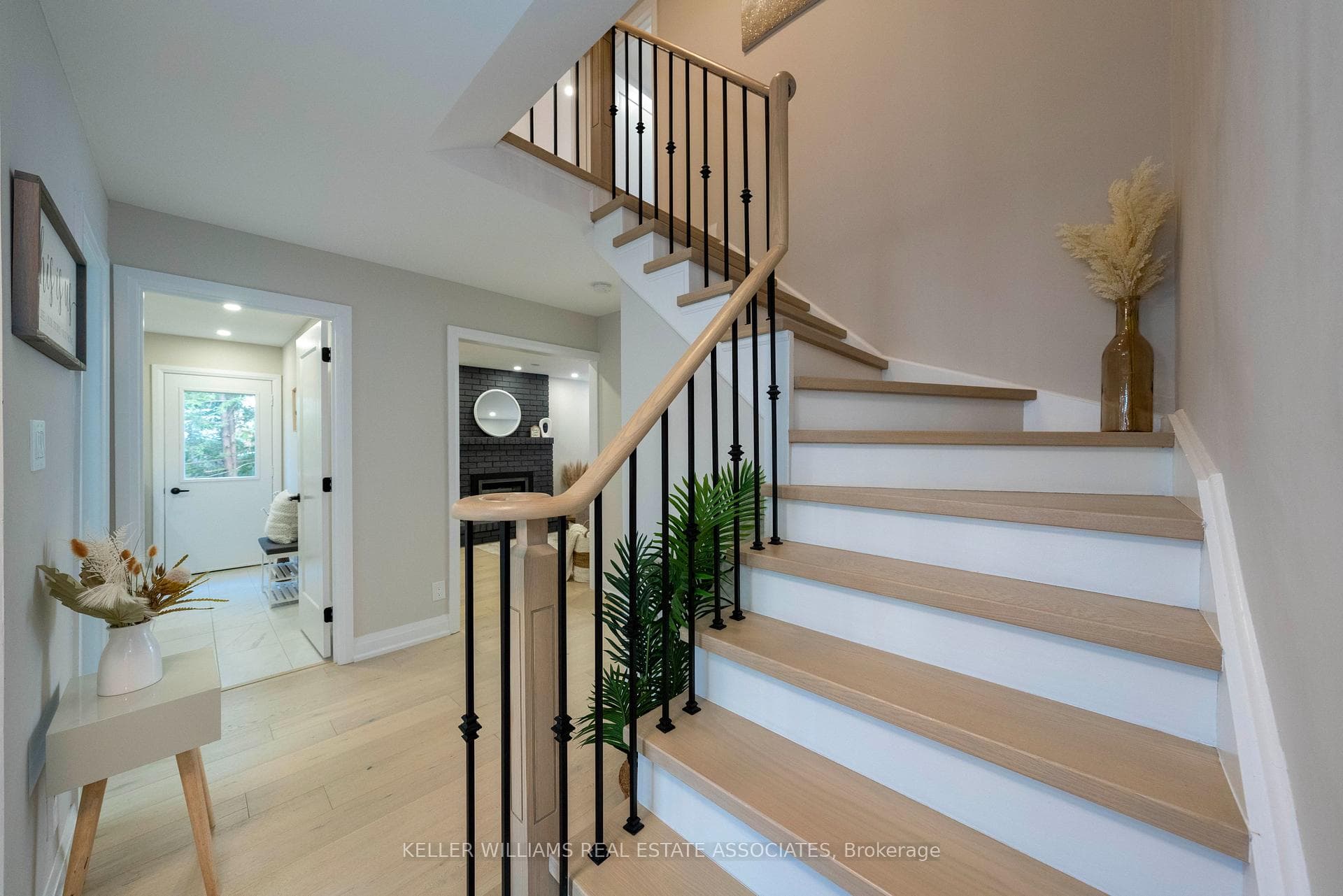 3213 Hazelwood Avenue photo 15