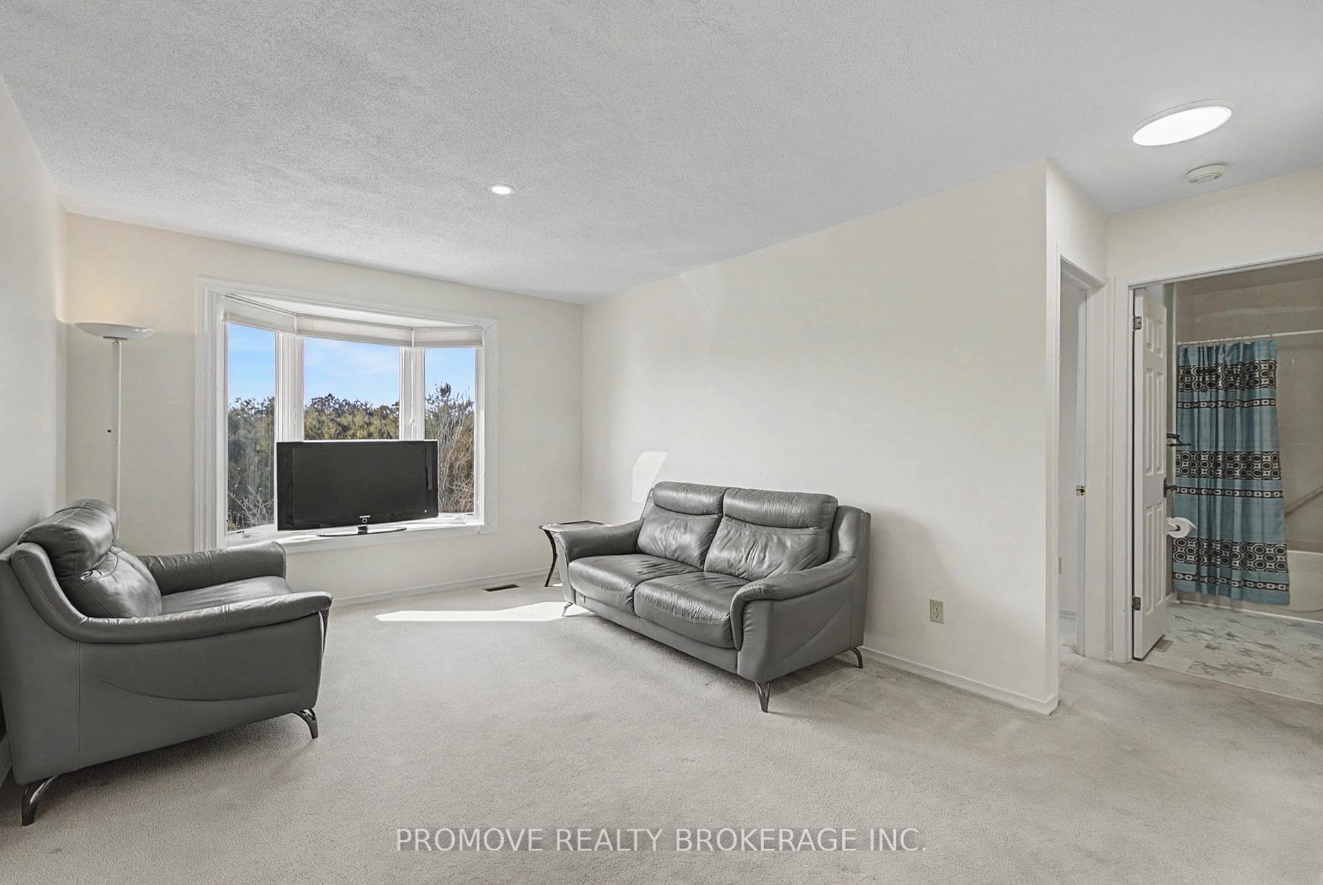 114 Dovercliffe Road photo 2