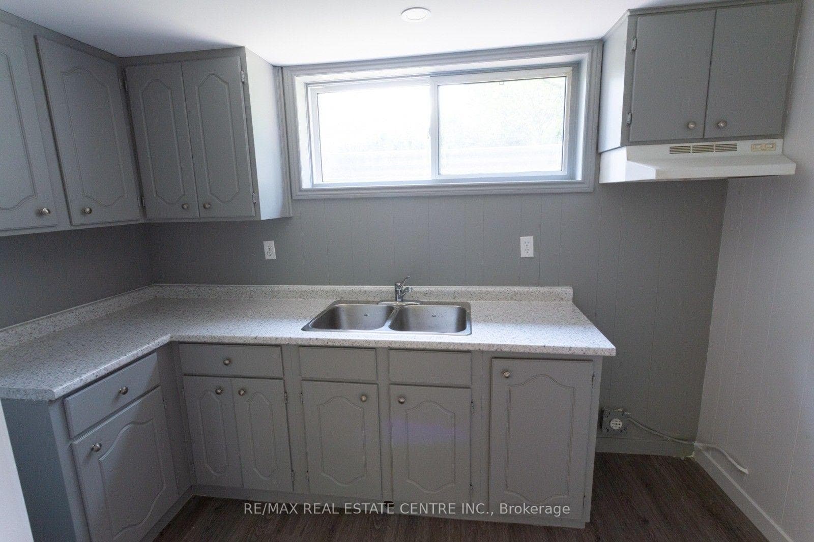 391 Tamarack Drive photo 12